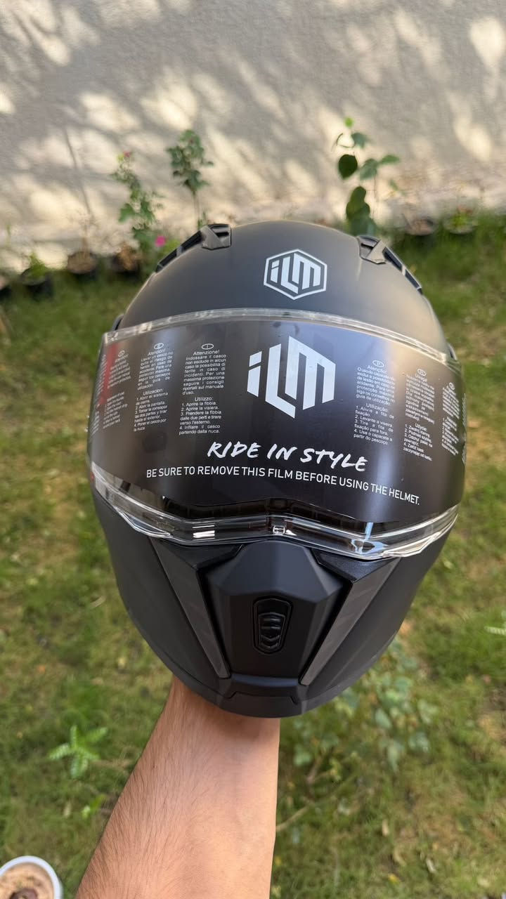 خوذه باله اصلي بلون اسود طافي راقيه كلش  نضافه 100% ملحقاتها كلها موجوده  خفيفه بلراس وقويه تصعد عليها يم المندوب مايصير بيها شي دزاينها مرتب 
تحتوي عله نضارتين داخليه وخارجيه
 مانع دخول الهواء والوشوشه
حزام يضب عله الرقبه
حاصله عله شهاده (DoT)
الراحه والامان وشركه معروفه
خوذه راقيه بمعنى الكلمه والشركه المصنعتها موجوده وموجود سعرها بلموقف مالها
مكاني بصره ابو الخصيب
السعر خاص 
توصيل محافظات موجود
***********
