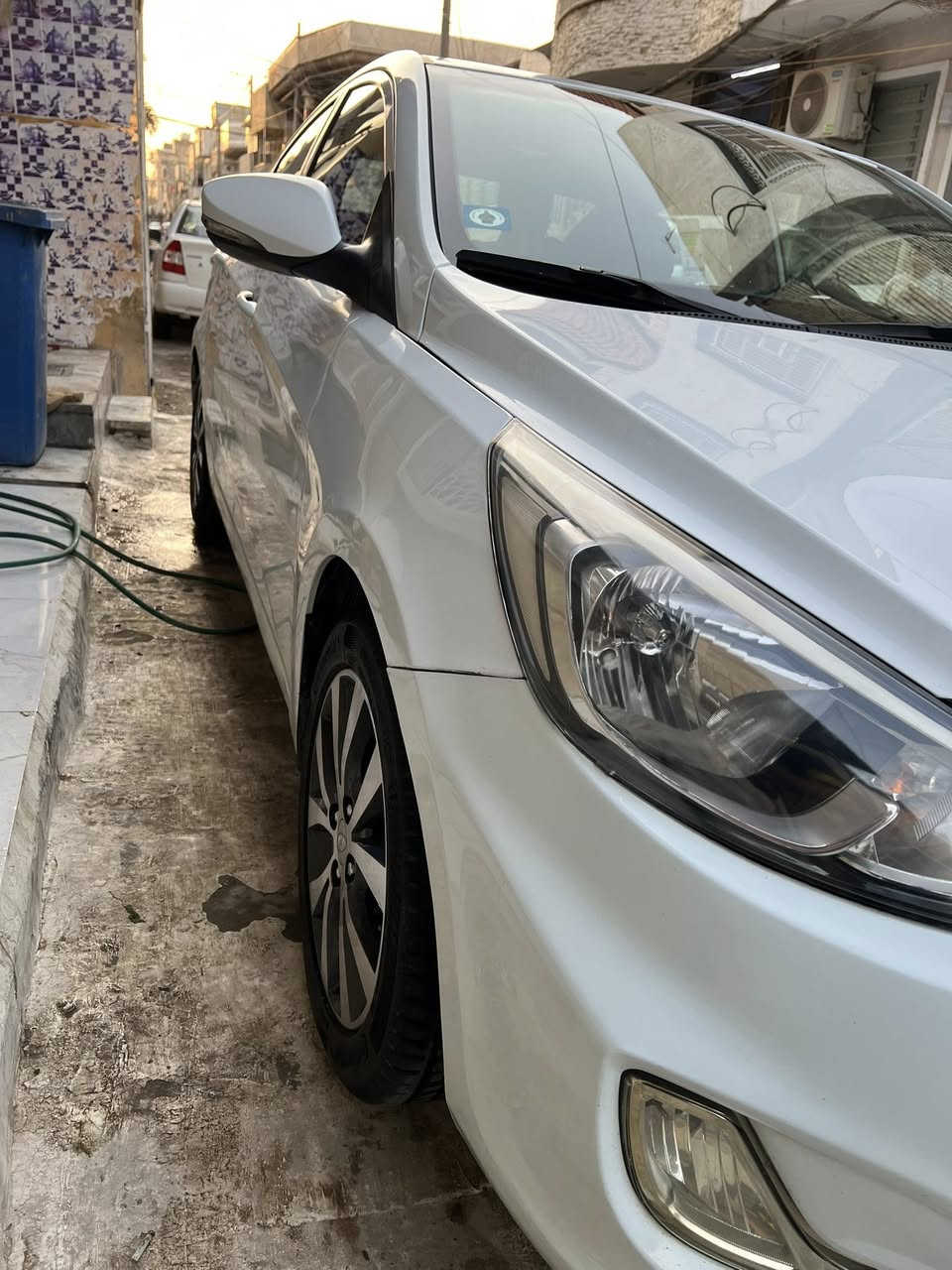 السلام عليكم اكسنت موديل 2016 ابيض مشروع وطني رقم إنكليزي وهزه كامله بسمي بغداد تبريد ثلج تدفئه شغاله  1600 دوش قطرتين سياره لا ضربه ولا صبغ ولا تبديل بلاديه واستخدام شخصي  مواصفاته فتحه سقف اشاير مري 4 دسك ويل كب بك لايت لد نضام ايكو تقليل وقود شاشه وكامره وتحكم جهتين  منضومه زنون عالي ناصي وكشافات سياره جاهزه من كلشي تخم تاير كهربائيات سعره 113 مكانه صوب الكرخ ***********
