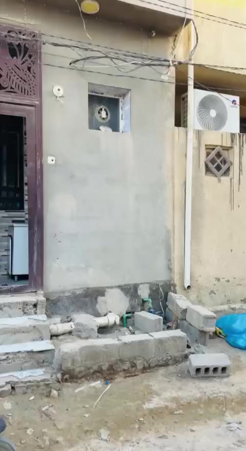 يالله سلام عليكم بيت البيع المساحه 62متر طابقين  واقع حال 70 متر البوبيات عمود 100قرب شركه اليساري يبعد عن الشارع 100 متر ينباع معه الئثاث سند 25 خدمات كامله عرض الشارع 7متر السعر 65 وبي مجال ***********
