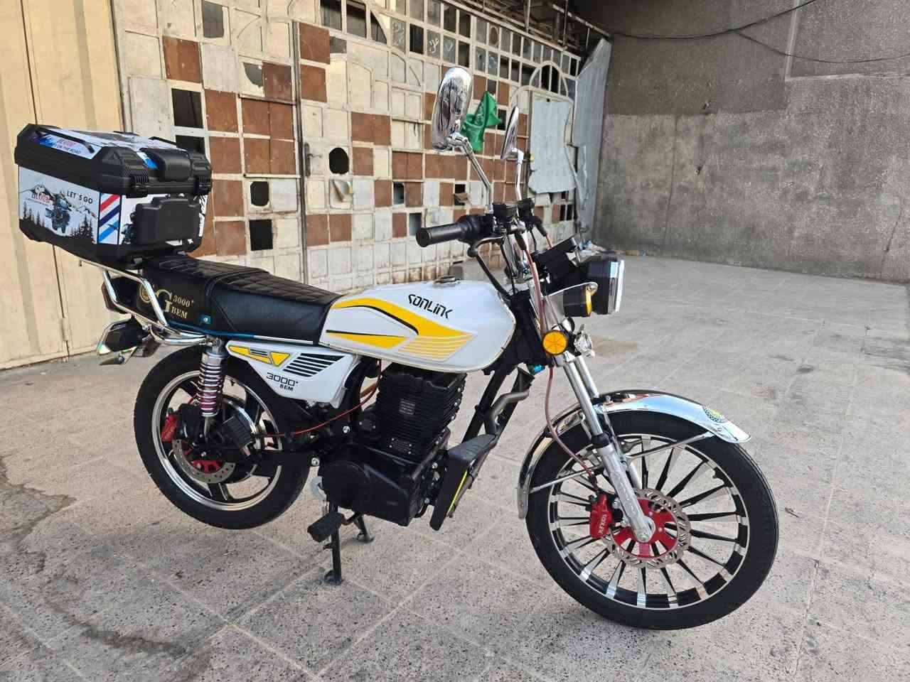 السلام عليكم دراجه شحن ساينك مال شركة سيزر كلش جديدة فول مواصفات بطاريه ليثيوم  تقطع مسافه 130كيلو بالشحنه الواحدة رقمي للتواصل ***********
