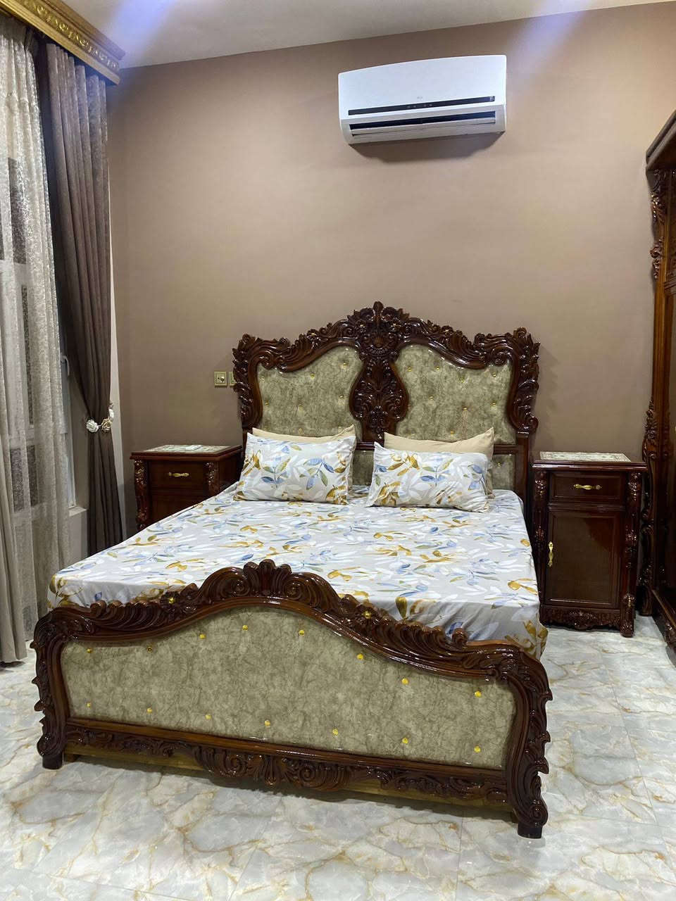 غرفه نوم حطاطه نضافه ١٠٠\١٠٠السعر مليونين المكان الصقلاوية ***********
***********
