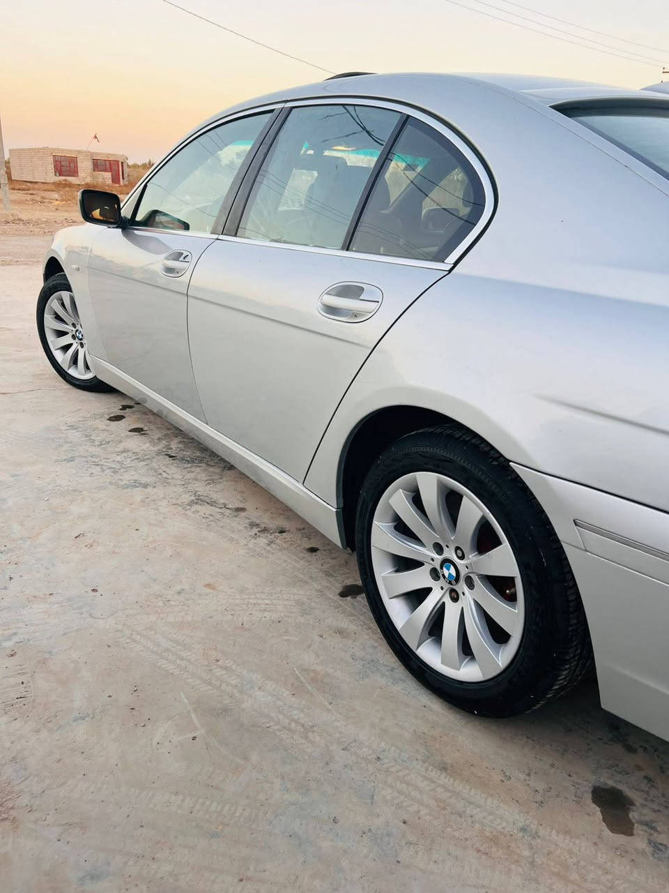 السلام عليكم للبيع فقط 🤍
باخره 745v8

موديل 2002اصل 

رقم بغداد شرط التحويل سنويه مجدده

محرك وكير كفاله 
تدفئه تبريد بلكشن تحكم كهرباء 

صدر  امامي خلفي بشرط 

تخم تاير جديد كلش 

ويل اصلي حجم 18 

فيت بم جديد 

مجاول جدد تخم 

برده خلفيه كهرباء 

جنطه محدث 8

ضربه بلداير مال الجاملغ الخلفي فقط 

سلايت شغال 

تحكم ستيرن 

كروز سرعه شغال 

غرفه مشدوده جديده 

مازدات حاويه زنون بلادي 

حساسات امامي وخلفي الكارت بجنطه عوزه تبديل 

تدفئه تبريد شرط 

صبغ حزام 

مكاني واسط الصويره طريق المطار (مركز النهضه)

*********** اتصال او وتساب السعر 100وبيه مجال
