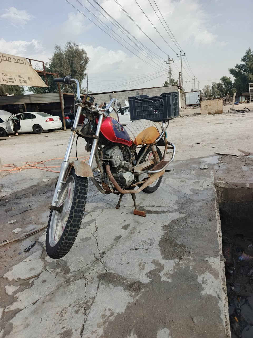 تايموتة كلك  قيم سعر معقول واخذه علما الدراجة شغالة لايت وسلف بس كشن مالته تعبان والزنجيل ***********
