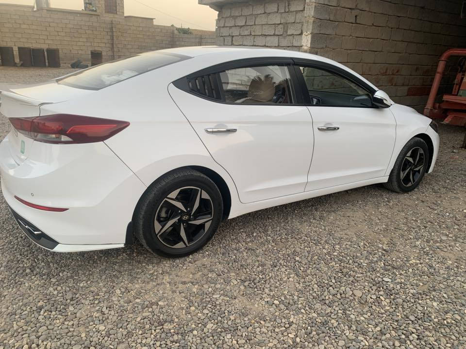 النترة خليجي موديل 2018 رقم سليمانيه   مكفوله كفالة عامة كلين
سياره ماشيه ٢١٥ الف كيلو
‏فتحة سقف 
‏تبريد خلفي امامي
‏اشاير بلمري
حساسات خلفيه
كامرا اماميه‏
تحكم ستيرن
‏شاشة دشبول 
‏كامرة خلفي مكينة 2000سوبر 
‏ السعر ١٥٠ وبيهه مجال 
العنوان صلاح الدين الشرقاط
للاتصال على الرقم ***********‏
