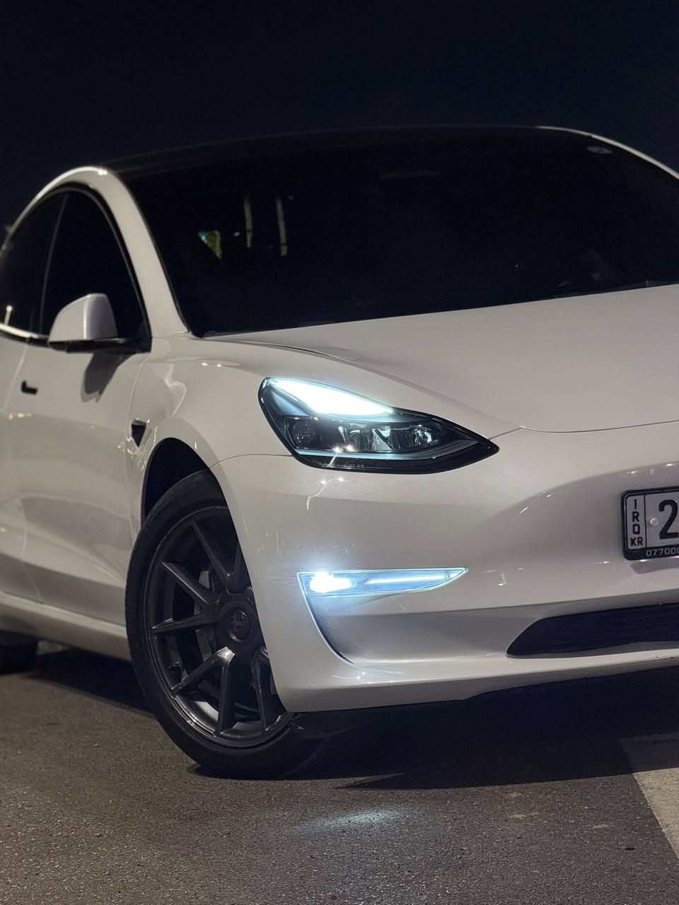 البيع تسلا مودل 3
موديل 2023 
ماشية 27 الف 
السعر 175 
حادث جاملغ وباب 
بدون شواصي 
السياره مصروف عليهه 
عليهه دركه كاربون فايبر 
وغرفة بيضة 
وستاند شاشة متحرك 
وجنح كاربون فايبر 
 وكت داخلي ابيض 
للاستفسار ***********

