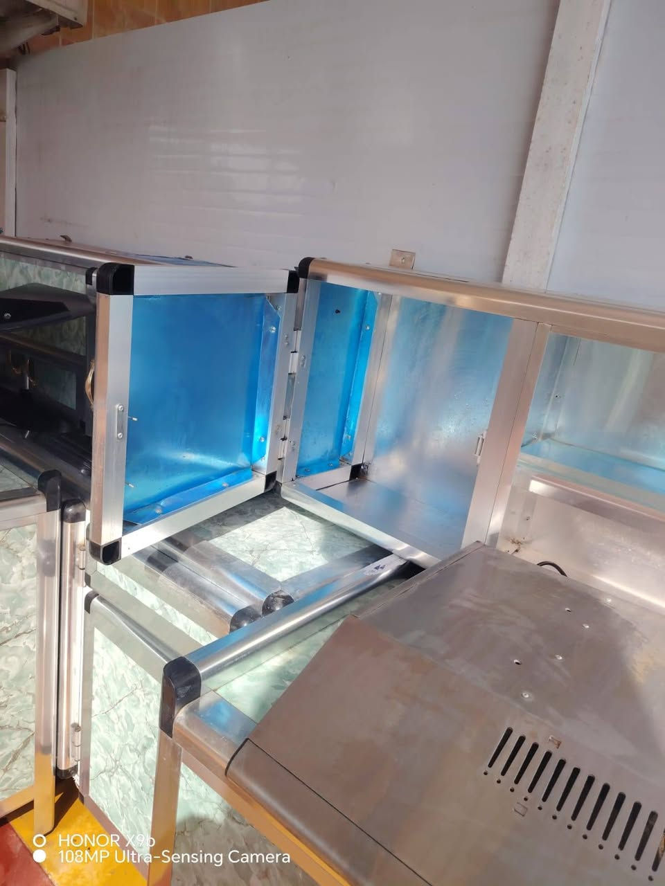 كاونتر للبيع ٤ امتار او اكثر للإستفسار الاتصال ***********
