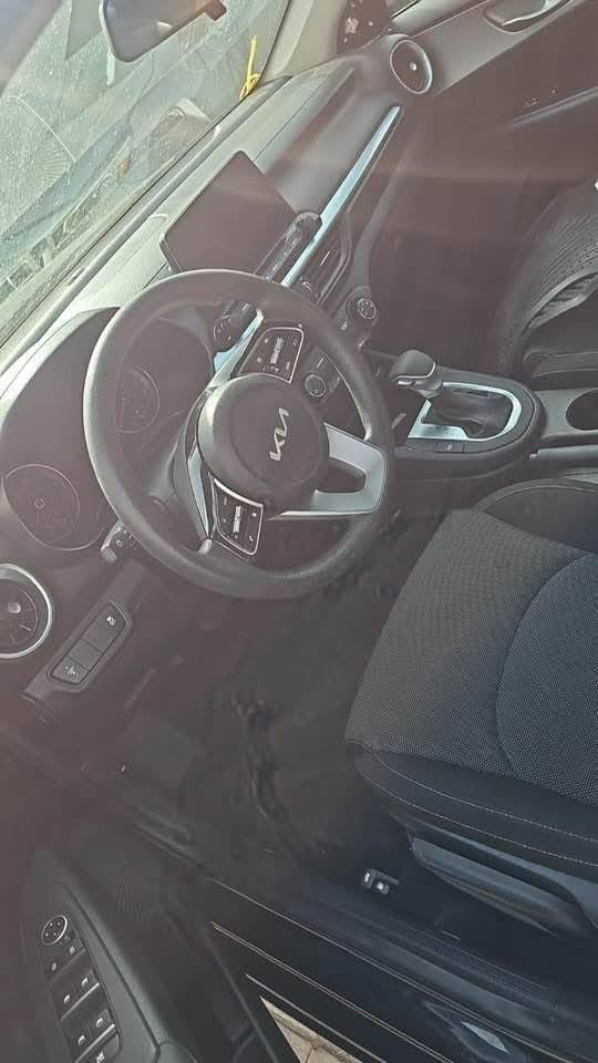 السلام عليكم
سيارة كيا فورتي 2024
محجوزة تدخل رقم مؤسسة الشهداء 
السعر 125 وبيها مجال 
للاستفسار اكثر الاتصال علئ 
***********
