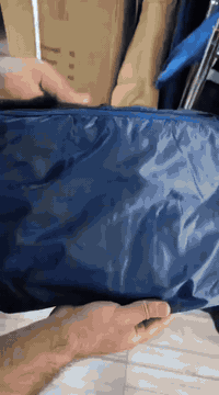 🌧️ الفصل البارد جاي.. خليك مستعد قبل لا تبرد الدنيا! 🌧️
إذا أنت من الناس اللي يشتغلون أو يطلعون حتى بوقت المطر – سواء سواق دراجة نارية، موظف توصيل، محب للتخييم أو الصيد، أو حتى مهندس ميداني – فـ لازم يكون عندك لباس مطري يحميك من المطر والبرد.

 لباس مطري تناسب كل احتياجك

🔷 بدلة اللون الأزرق الداكن (سترة + بيجامة)
تصميم أنيق بخامة متينة مقاومة للماء، تغطيك بالكامل وتحافظ على دفئك.
💰 السعر: 20,000 دينار

☔ لا تنتظر أول مطرة حتى تتعب أو تمرض… خلي الشتاء يجي وانت جاهز 💪
راحة، حماية، وأناقة — بثقة من البرية ✨

توصيل لجميع محافظات مجاني
الحجز واتس اب ***********
