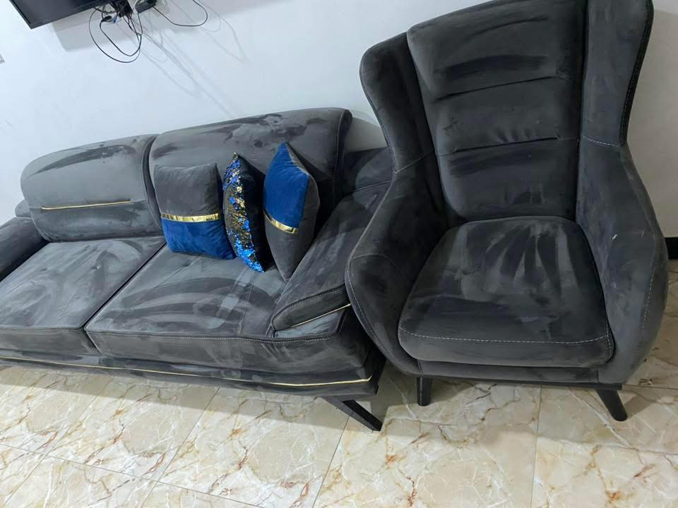 تخم تركي 10 مقعد ينفتح يصير سرير
استعمال قليل مكاني شعب


**إذا كنت صاحب هذا الإعلان وتريد حذفه لأي سبب، رجاءا أرسل رسالة إلى الدعم الفني**