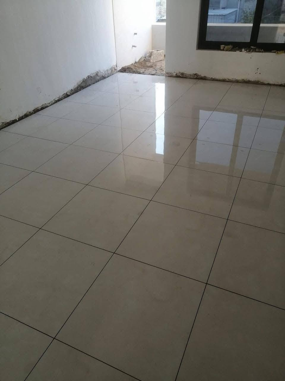 يوجد خلفه السيراميك المتر ب 5000 عملي في كل ديالى باشراف مهندس اتصلوا تامرون امر نجيكم الباب ***********
