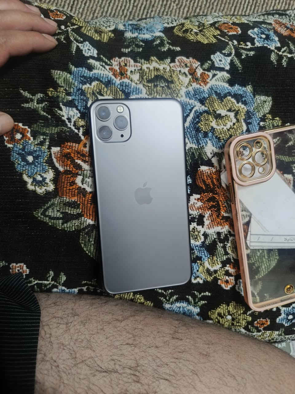 اي فون 11 برو ماكس ضاكره 256 جهاز جديد بمعنه الكلمه استخدام شخصي مبدله بطاريه فقط ول باقي كفاله ***********
