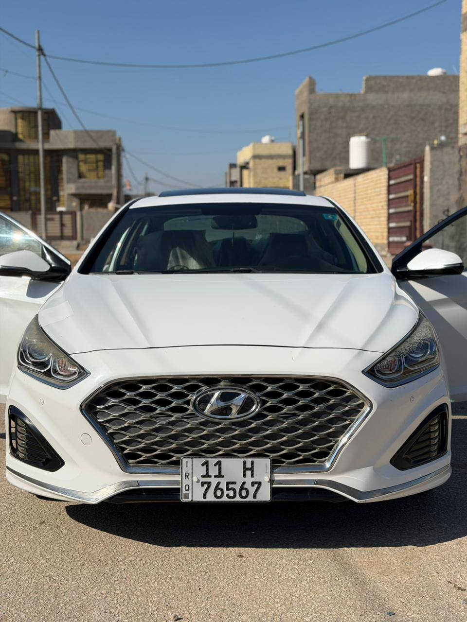 السلام عليكم
سوناتا 2018 فول Vib 

كل المواصفات جامعتها  داخله كلين وصور الحادث موجوده طخه خفيفه ب الجاملغات الخلفيه 

وهنا بالعراق تبدل باب السايق فقط بيدي بدلته والقديم موجود عندي 

مواصفاتها

خزن ميموري 

فتحه 

بصمه 

بصمه ابواب 

كشن كهربائي السائق + صفحه الصدر 

كشنات جلد

تبريد قطعتين 

داخل صاج 

كشنات تدفئه تبريد 

شاشه كبيره 

كامره دواره 

يدات نيكل 

اشاره ترحيب 

رادار جانبي 

تبريد بيانو 

حساس خلفي

مكينه 2400 Gdi ع وضع الشركه شرط ممفتوح بيها اي شي 

ماشيه 76 ميل  اصل 

رقم بغداد تحويل ثاني 

اخوان كاتب كل التفاصيل وناشر صور. الحادث وماكو هيج سياره بنظافتها بهيج سعر 

السعر       123 وبيها مجال جدا بسيط 

مكاني بابل 

اي استفسار 

***********
