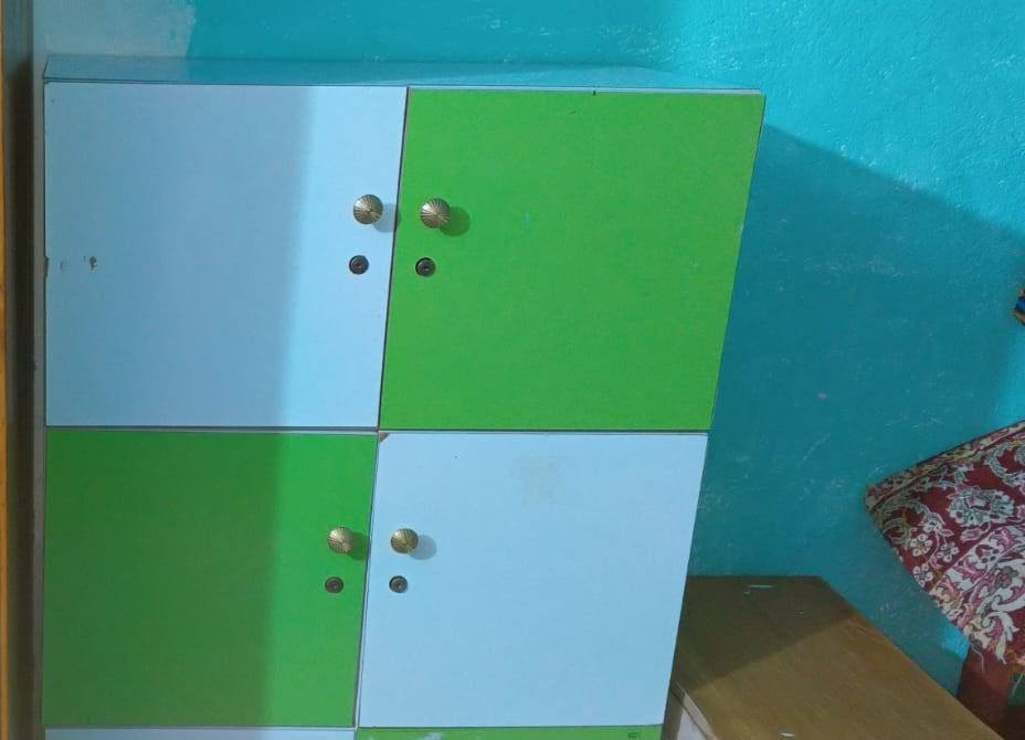 كوميدي ستة خانات نضيف مستعمل بخمسه و عشرين الشراي يتصل واتساب والتوصيل خمسة داخل القبلة وعشرة خارج القبلة حسب المكان ___ ***********
