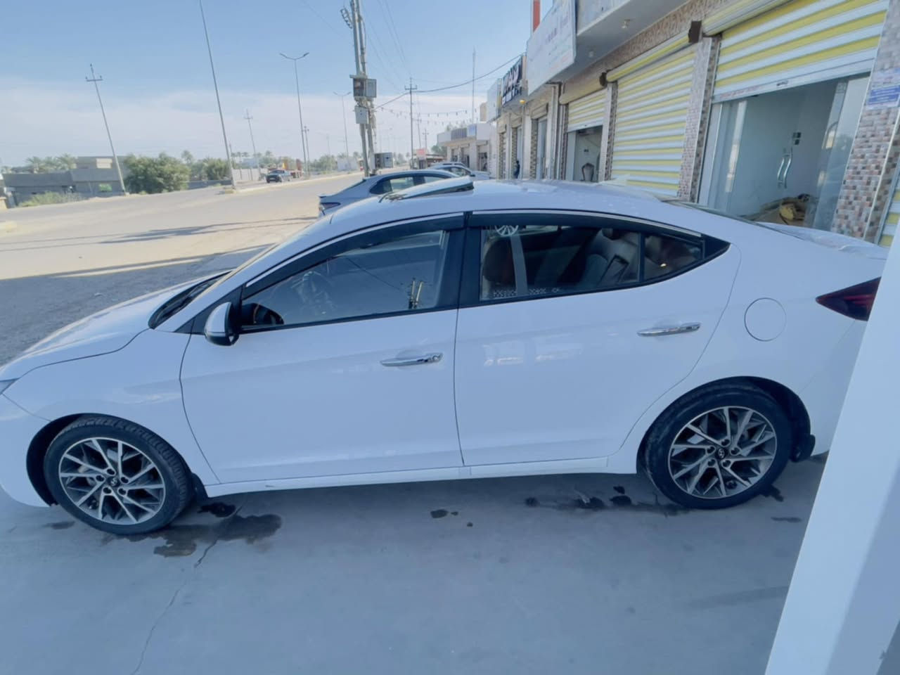 الانترا موديل 2019 خليجي بيها فقط بارد شبر بالباب سعر 170 وبيها مجال رقم صاحب السيارة ‭0782 817 4414‬
