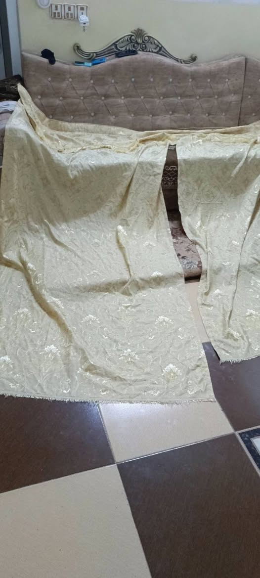 اغراض مال بيت للبيع
قريولة نضيفه وجديده مامستخدمه 25بيه مجال 
بردة قياس مترين مدري 3امتار نضيفة للبيع ب 10
ترمز مال مي عدد ثنين عندي جديدات مامستخدمين الواحد ب10 
المكان موصل حي سومر نهايه 112
تواصل ***********
