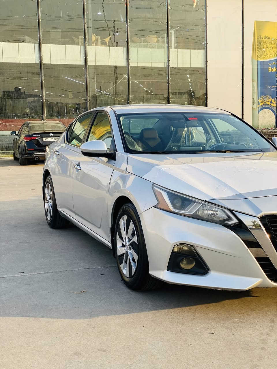 للبيع التيما S
السعر 125 بيها مجال
***********
موديل 2023 
الون سلفر 
تثبيت سرعه 
شاشه لمس 
رادار 360 درجة 
كاميرا خلفي 
ويل جديد 
تايرات جديد 
ماشيه 80
لايتات زنون بلادي 
كير مكينه بشرط 
صبغ  جاملغ  بدون قطرة دواخل بشرط فحص 
صور حادث موجود بل منشور 
رقم سنويه جديد تحويل ثاني يوم 
مكان السياره ديالى خانقين
