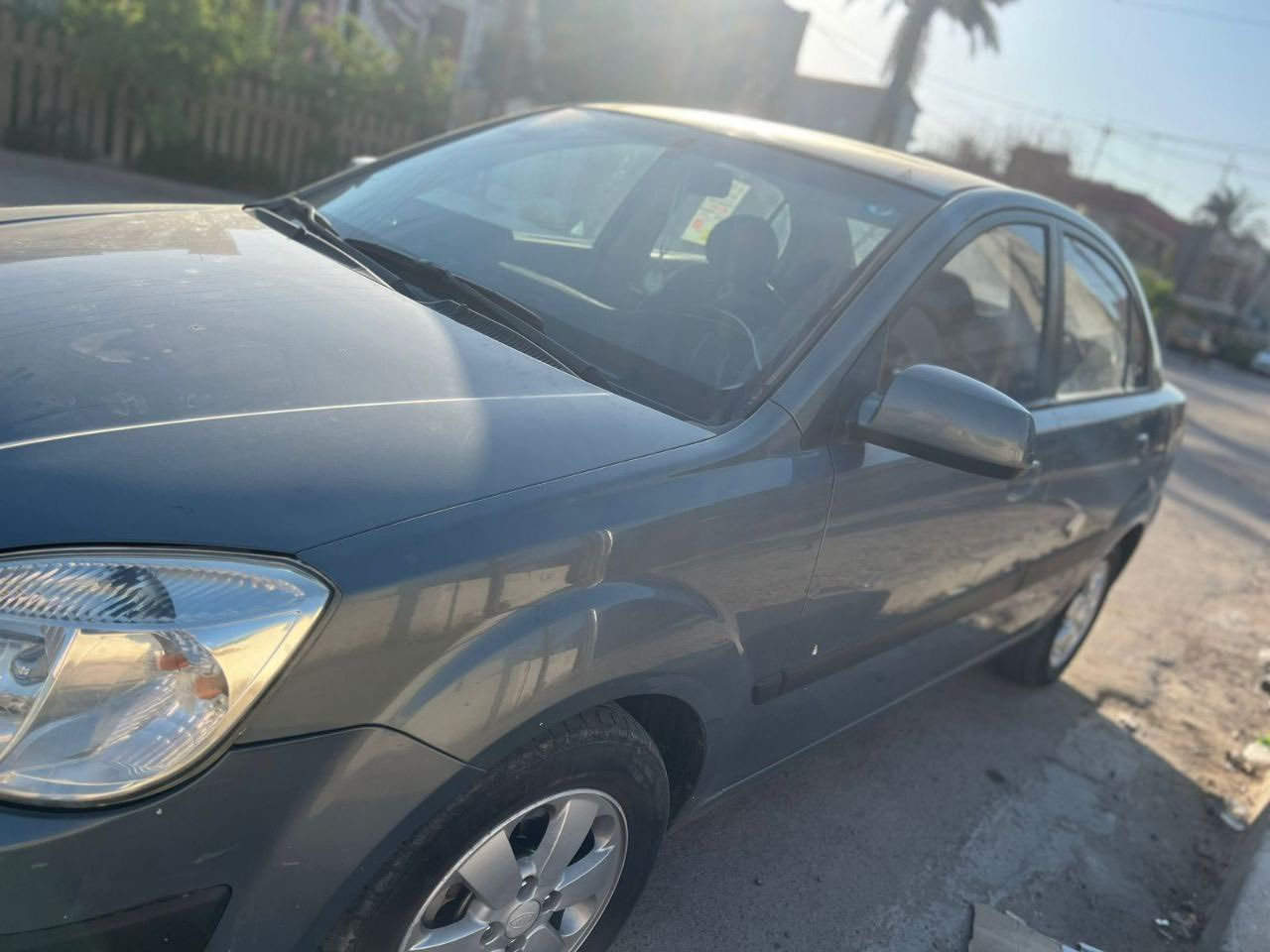 السلام عليكم ورحمة الله وبركاته 
ريو ٢٠٠٩ رقم بغداد باسمي 
محرك ١٤ شرط ما مفتوح 
كير شرط 
بدون صبغ ولا فتح ولا تبديل 
بدون تقحيل 
سيارة جاهزة من كل شي 
فول اتوماتيك 
92 وبيها مجال قليل 
***********
