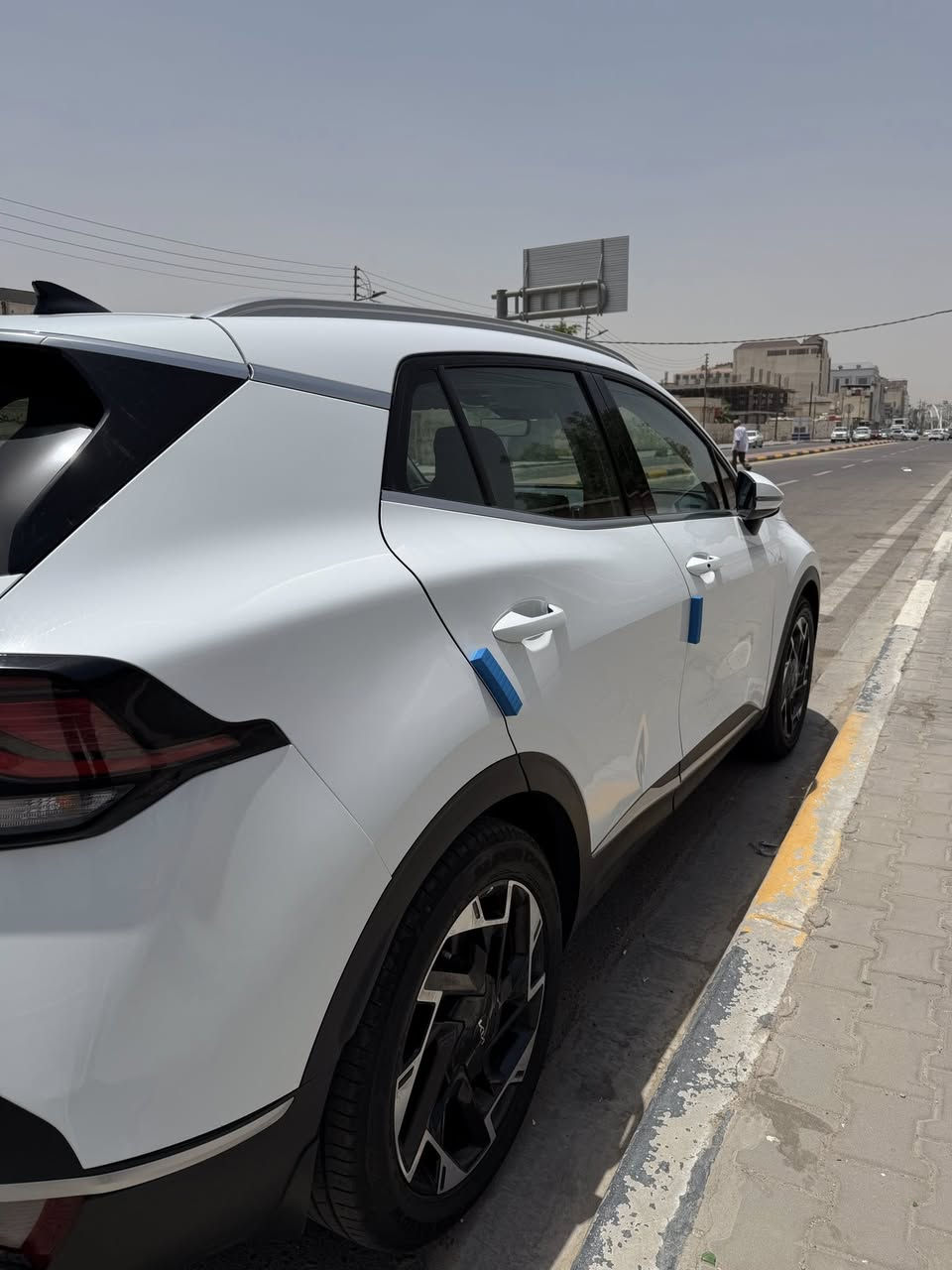سبورتج 2025 خليجي ماشية 35000km  رقم اربيل
مواصفات فول عدا الفتحة
تدفئة كشنات وستيرن
السيارة كفالة عامة فقط طخة جداً بسيطة بالباب موضحة بالصورة
215 وبيها مجال بسيط 
مكانها بالبصرة
--------------------------------------

0783 326 8881
-----
