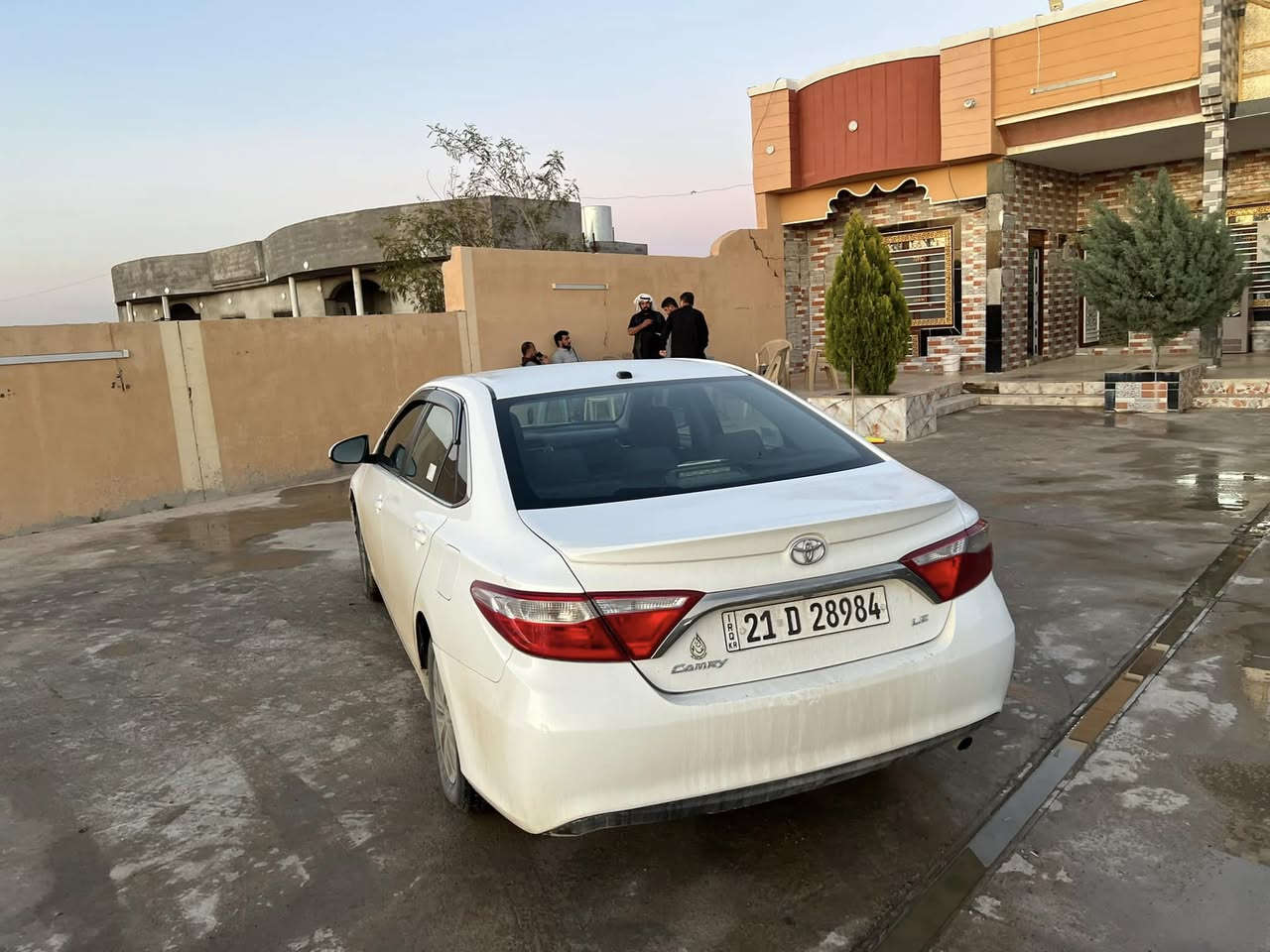 سلام عليكم 
كامري للبيع
ضرر قطعتين 
موديل 2016
كير ومحرك شرط 
تواير وصدر جدد
السعر 150 وبيها مجال للطيبين 
الرقم ***********
