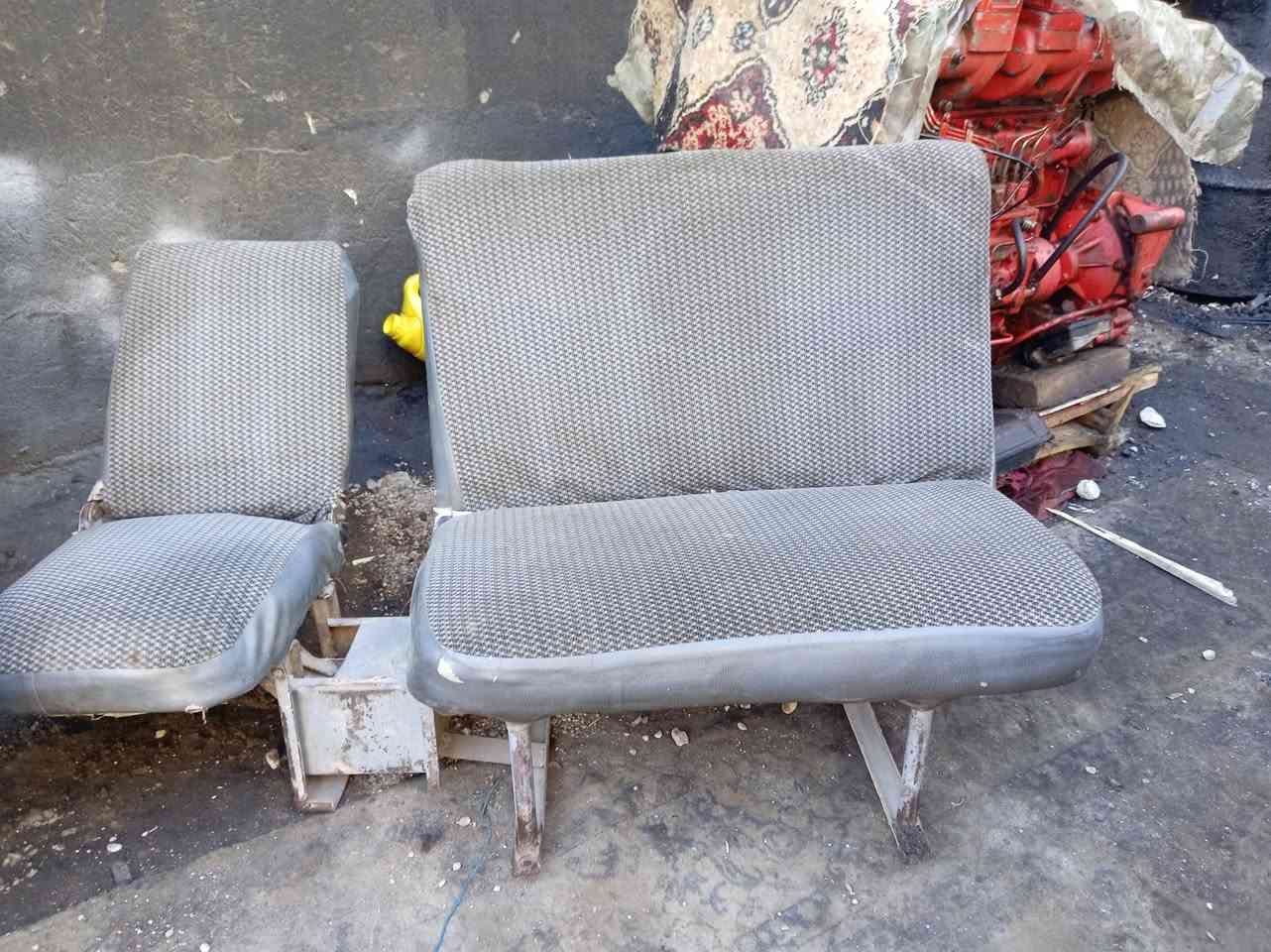 السلام عليكم اربع كراسي اسيا الكلابيات عمل العنوان بغداد الدوره السعر 300 الف الرقم ***********
