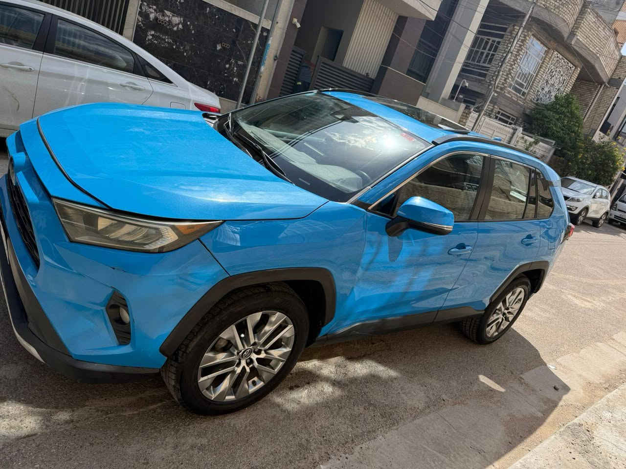 السلام عليكم 
RAV4 XLE 2020
مواصفات السياره فول 
فتحه
جلد
شاشه ابل كار بلي 
قياده ذاتيه 
اوتو هولد 
رادار امامي 
رادار نقطه عمياء 
صندوق كهرباء 
اشاير مري 
ويل 19 مع حساس تاير
لايت زنون بلادي 
3 فئات قياده ايكو نورمال سبورت 
محرك 2500 بانزين فقط
صور الحادث منشوره مع السونار 
حادثه دعاميه و بنيد شاصي لغد كفاله 
اكو مكانات بارد مثل ماموضح بلسونار وارد امريكي
مكان السيديه قرب مدينه العاب الكرخ 
سعر 225$
رقم الهاتف ***********
