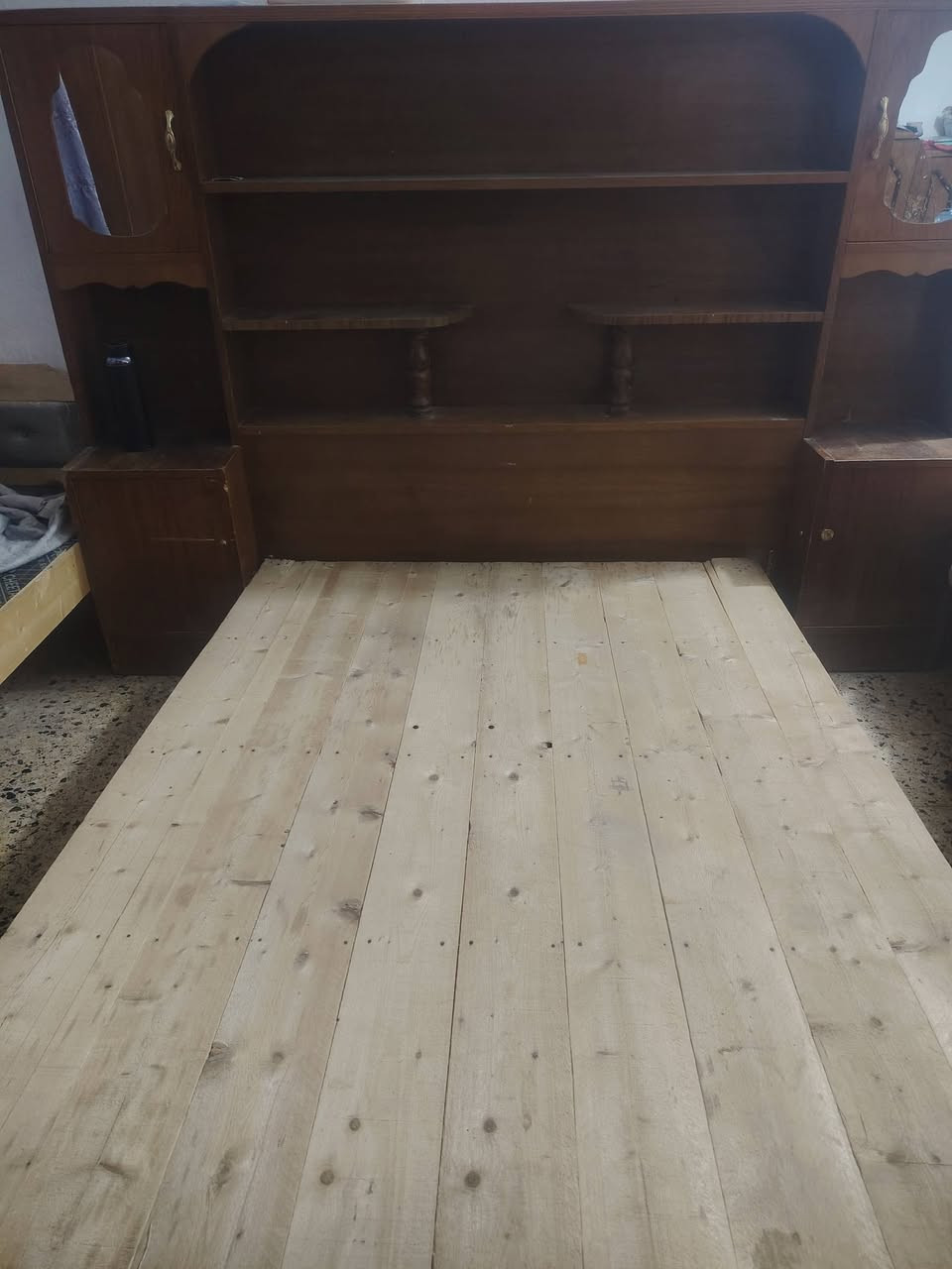 السلام عليكم. غراض بيت للبيع غرفة نوم ب150والتخم 60 مكاني بعقوبة***********
