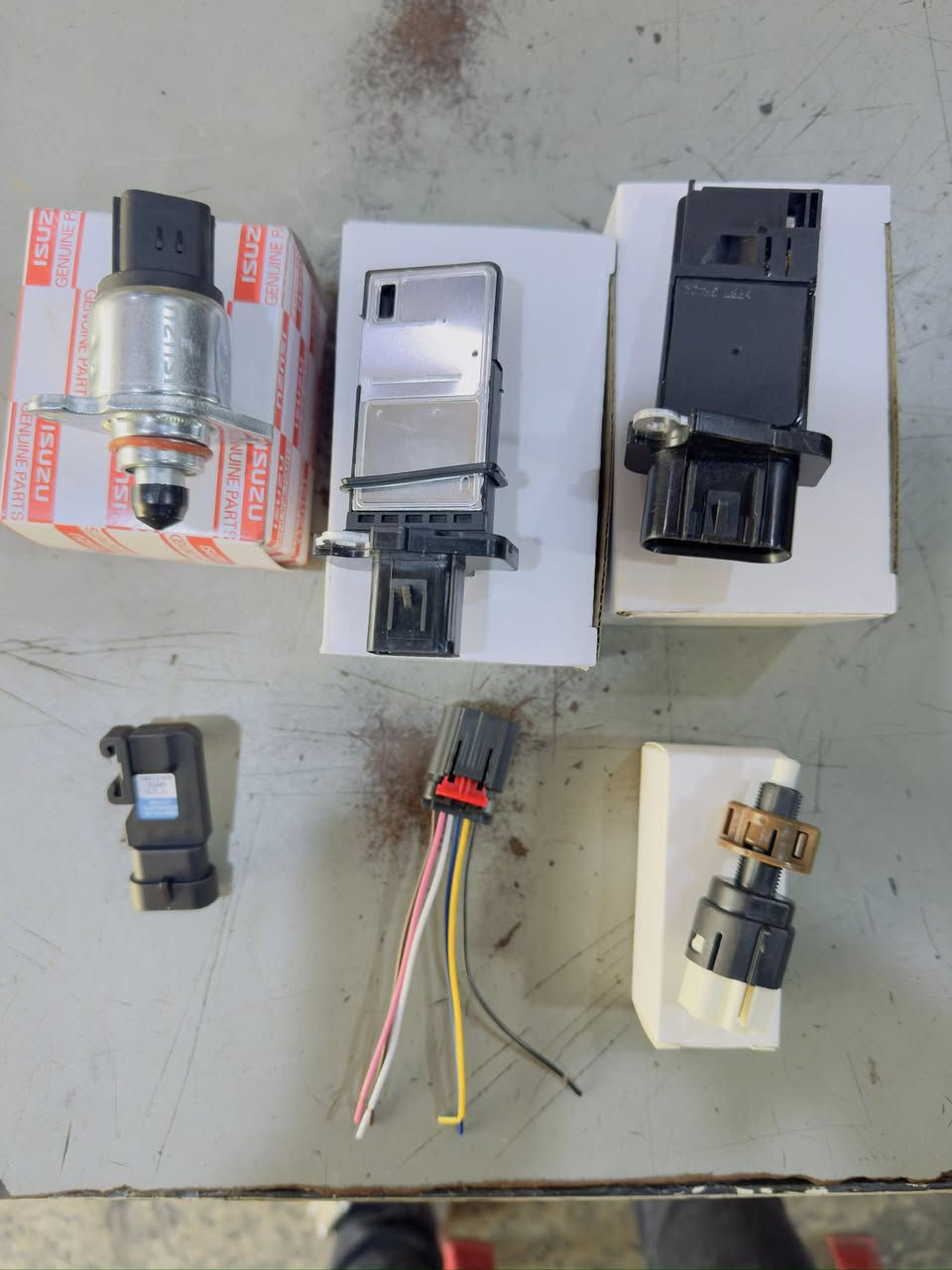 سلام عليكم 
يتوفر ادوات شوفرليت لوف و كولورادو 
محل الاخوين حمودي الساعدي ابو سامر 
الأقصر الابيض مقابل وزاره الصناعه والمعادن 
لوف وكلرادو 
ويوجد توصيل لجميع المحافضات ‭
***********‬
***********
