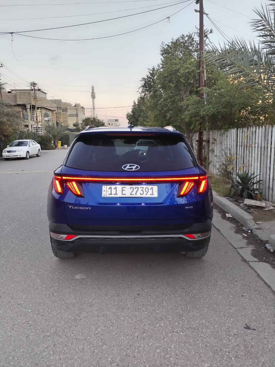 السلام عليكم توسان موديل 2022
فول مواصفات داخل لونين المرغوب 
فتحه و بصمه وهواي بيه مواصفات 
حادث موضح بالصور والسونار كدامك 
السياره مابيه صبغ لان غراضه جايه وياه تعتبر كلين 
رقم بغداد الجديد بأسمي السياره حيل جديده
مكاني بالدوره للاستفسار ***********
السعر 185 وبيه مجال بسيط
