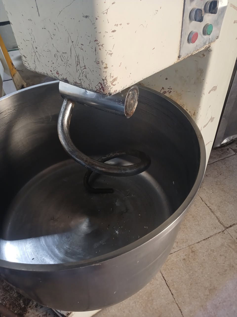 عجانات للبيع وحده تركيه حجم ٣ كيس وحده نمساويه حجم كيس ونص للاتصال *********** ....***********
