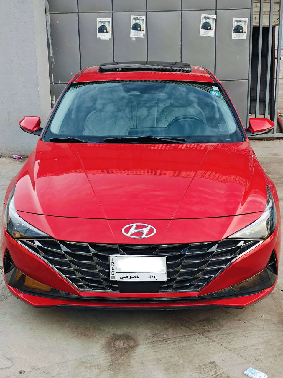 مرحبا
هونداي الانترا 
فول موصفات 1/1 لمتدد
موديل2021      
حادثه طخه بسيطه بين الباب والجاملغ
صور الحادث مرفق مع المنشور 
 ليبل واحد بدون تبديل بجم كبس
المواصفات فوووول
المحرك 2000 دوش
شاشه ديجتال 
بصمه
تشغيل عن بعد
كشنات جلد 
داخل ملكي ابيض
هند بريك بصمه
اوتو هولد                  
فتحه سقف                 
محرك 2000 دوش                          
حساس لايت 
حساس خلفي 
حساس أمامي 
كشن كهرباء 
كشن تدفئه 
نضام توقف ذاتي 
تبريد قطعتين
كاميرا خلفيه بلادي 
جي بي اس
نضام تشغيل الكاميرات 
شاشه  كبيره اصلي ابل كار بلي 
نضام ترحيب مري شفط
نضام مود درايف إيكو وسبورت و عادي
تحكم ستيرن فول 
ويل كب كروم حجم 17
لد امامي نهاري
 شباك نيكل
مانع انزلاق
مانع انحدار 
لايت عدسات زنون 
رادارات 
بعد بيها هواي موصفات 
رقم بغداد 
مشروع وطني تحويل مباشر 
مكاني بغداد 
ه‍ ***********
