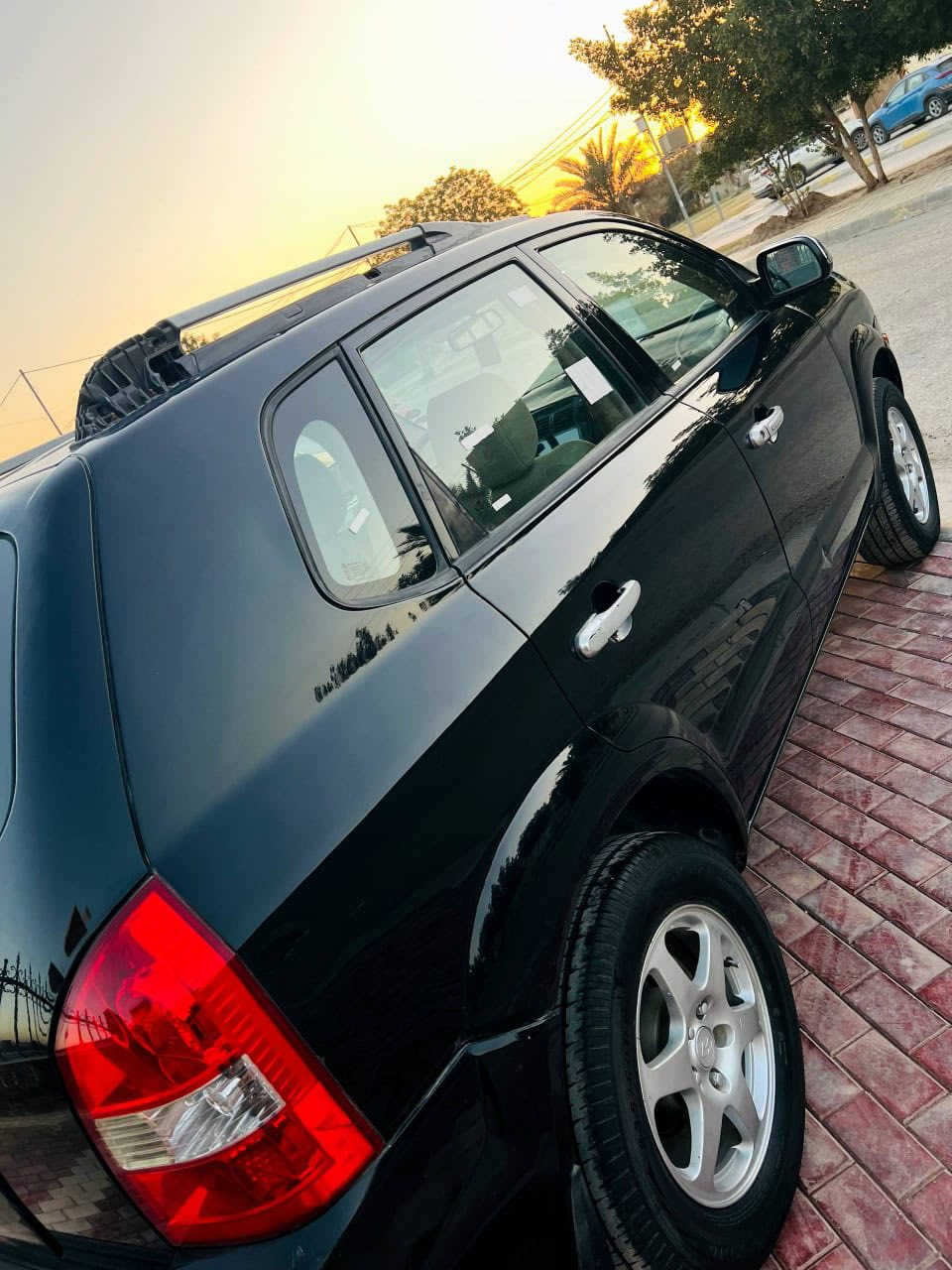 سلام عليكم
توسان 2007 مكينه 2000دوش فول مواصفات بدون حادث صبغ جاملغ وشويه منل بنيد  اثر جراد رقم اربيل هزه وسنويه جديده مكينه وكير وحداديه وتبريد مكفول عنوانه كربلاء سعرها 106$ وبيه مجال بسيط للاستفسار ***********
