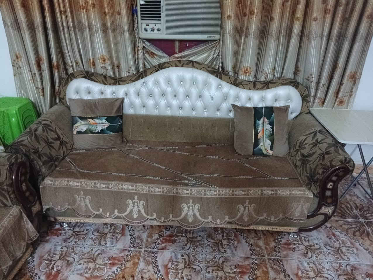 يابا السلام عليكم من رخصتك مدير الكروب تخم للبيع التخم جديد مستخدم شيء قليل والتخم نظيف والشراي ما يكون خاطر الا طيب المكان حله الاتصال ***********
