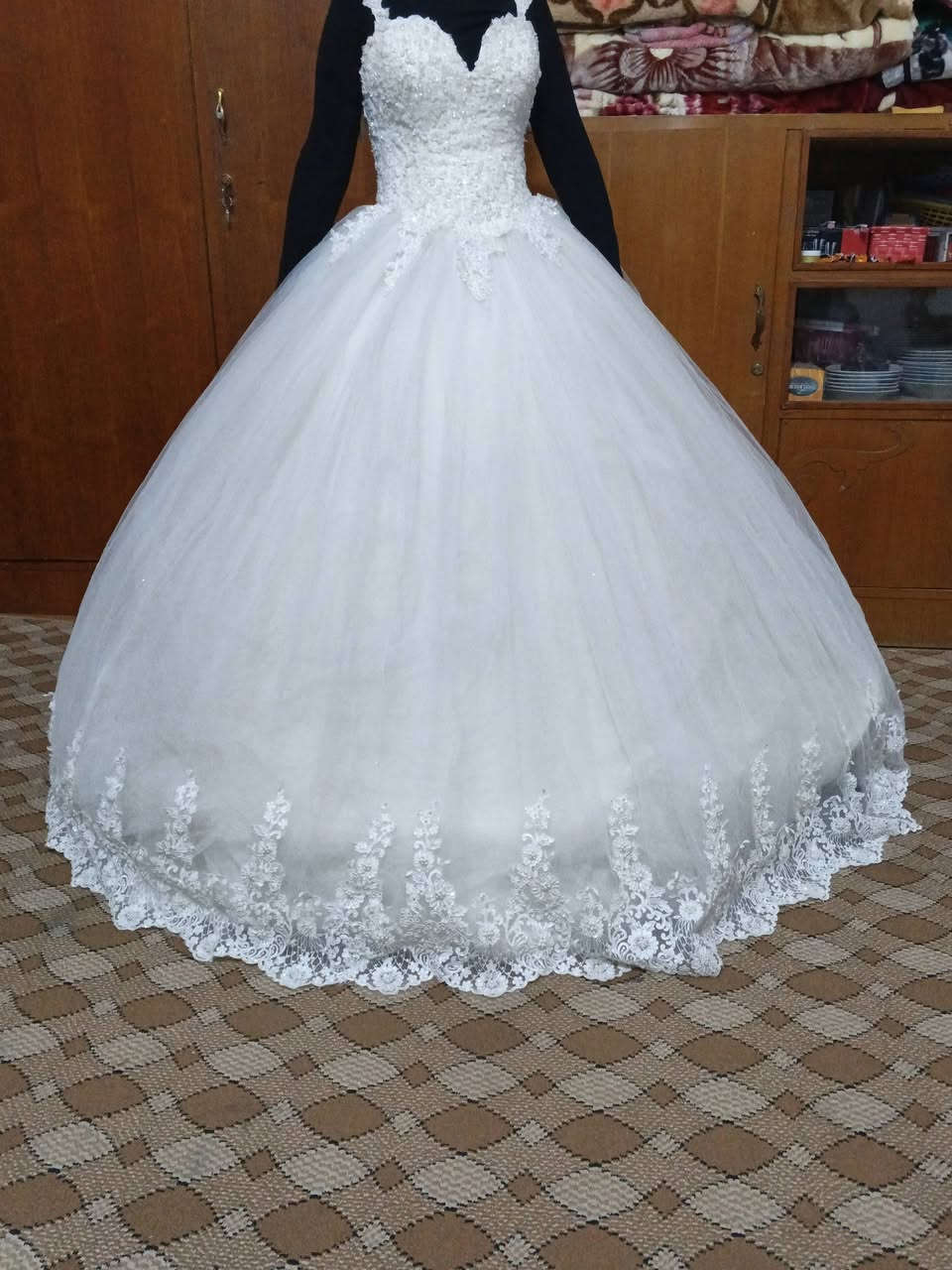 فستان عرس .. نظيف جدا استخدام شخصي ...للبيع ...السعر مناسب .
***********
