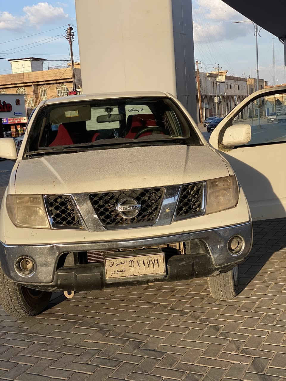 سلام عليكم نيفاره ٢٠٠٩  كير ومحرك بطه  شرط مال كصه  شاصي شرط تخم تاير جديد تبريد تدفئه شغال كهربائيات كله شغاله شاصي شرط ***********
