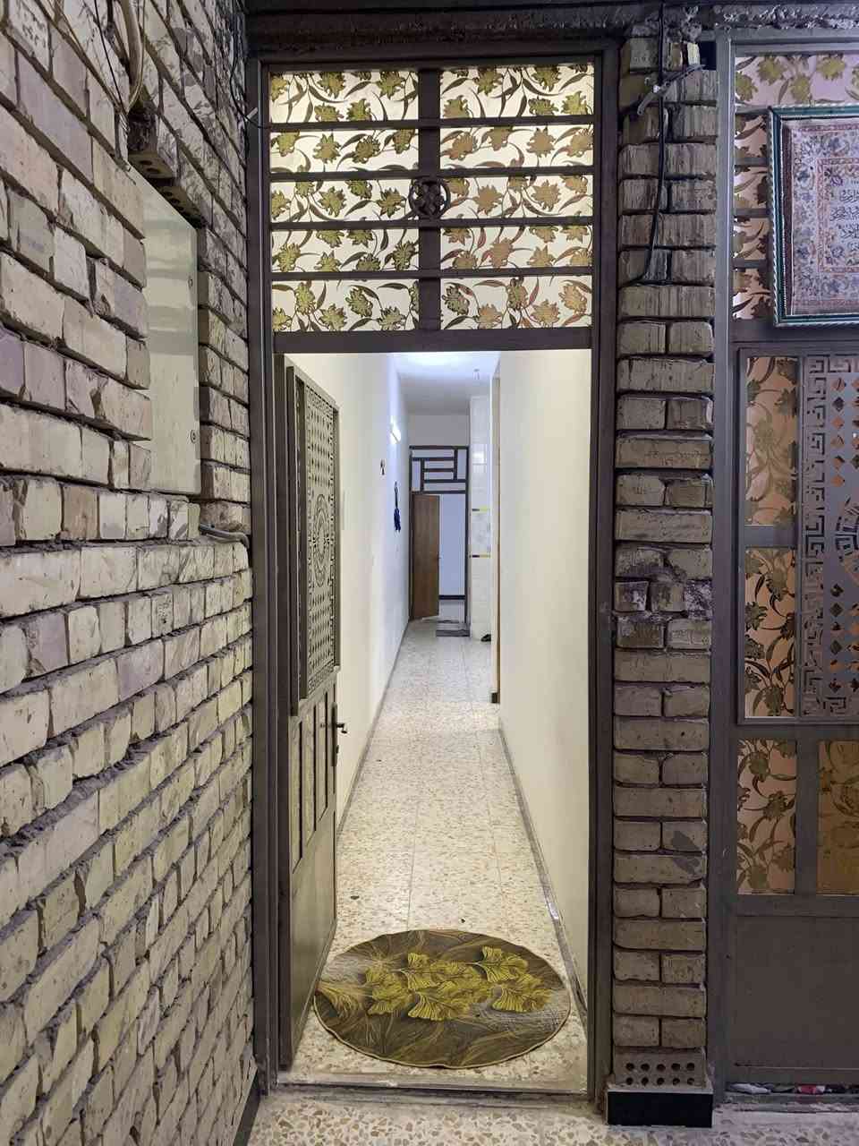 بيت للبيع   مساحه 100 / بغداد حي كوفه شارع صوره او مراوس بگاع مع الفرق
مقاببل عقارات السلطان  ثالث بيت عن شارع الصوره / *********** ستفسار خاص
