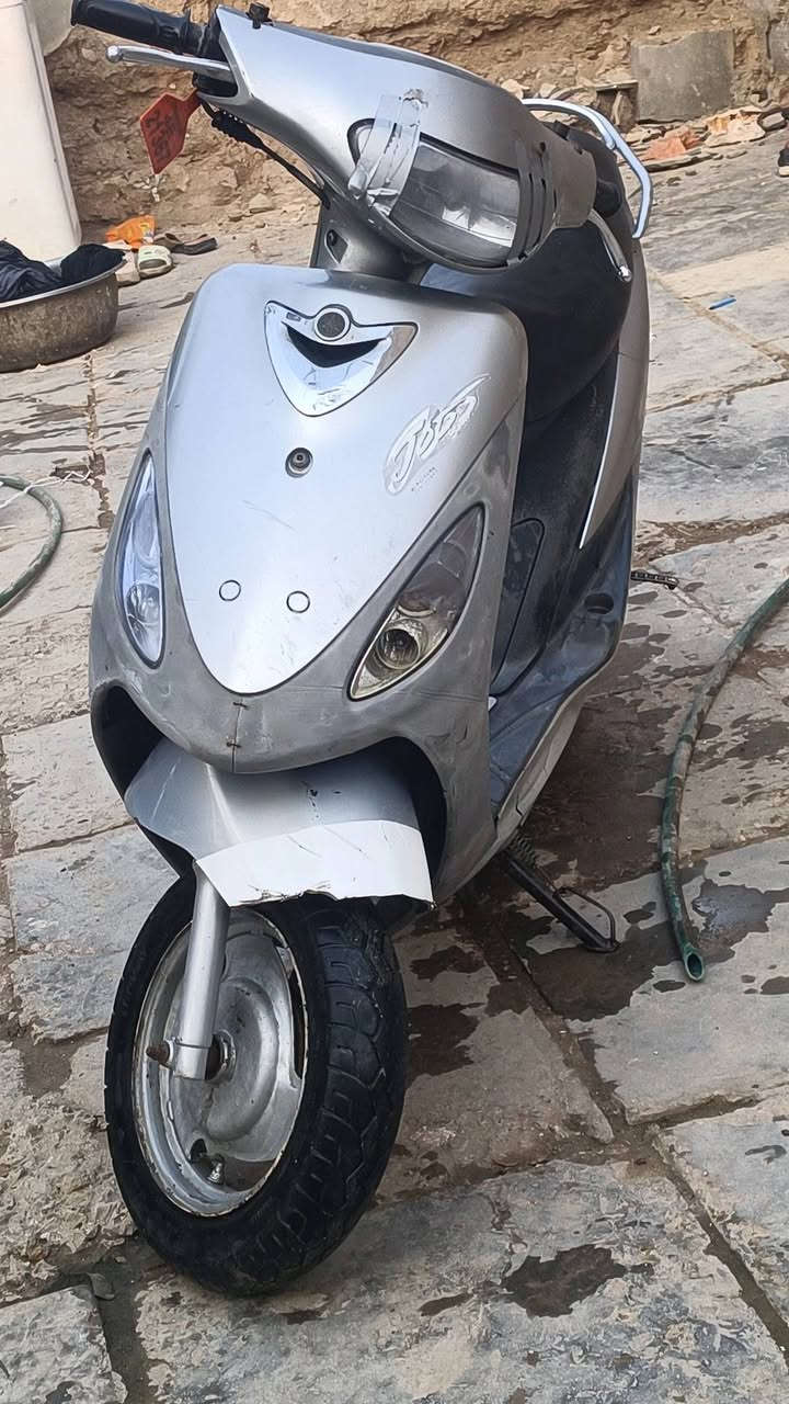 ماكس منغولي للبيع دراجه طافيه  جاي امشي بيها وطفت بعد ماتشتغل  حاولت اشغلها ماشتغلت  داجه بيها نار ما كاطعه+ماسويتها شمرتها بلبيت واحتاجيت اريد أبيعها  عليها تزويد كلجات رياضي ،شلعه تشك الكاع
السعر ٣٥٠وبيها مجال بسيط للشراي 
مكاني حي عسكري شارع ٣٠.


**إذا كنت صاحب هذا الإعلان وتريد حذفه لأي سبب، رجاءا أرسل رسالة إلى الدعم الفني**