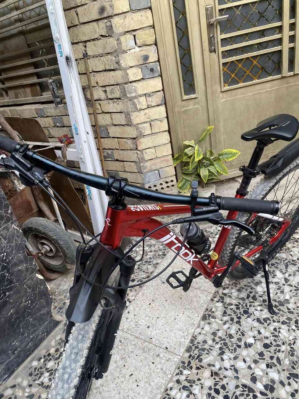 بايسكل ايتوك مستخدم ستخدام بسيط الحجم ٢٩ عنواني بغداد زيونة
***********
سعر ٣٠٠
