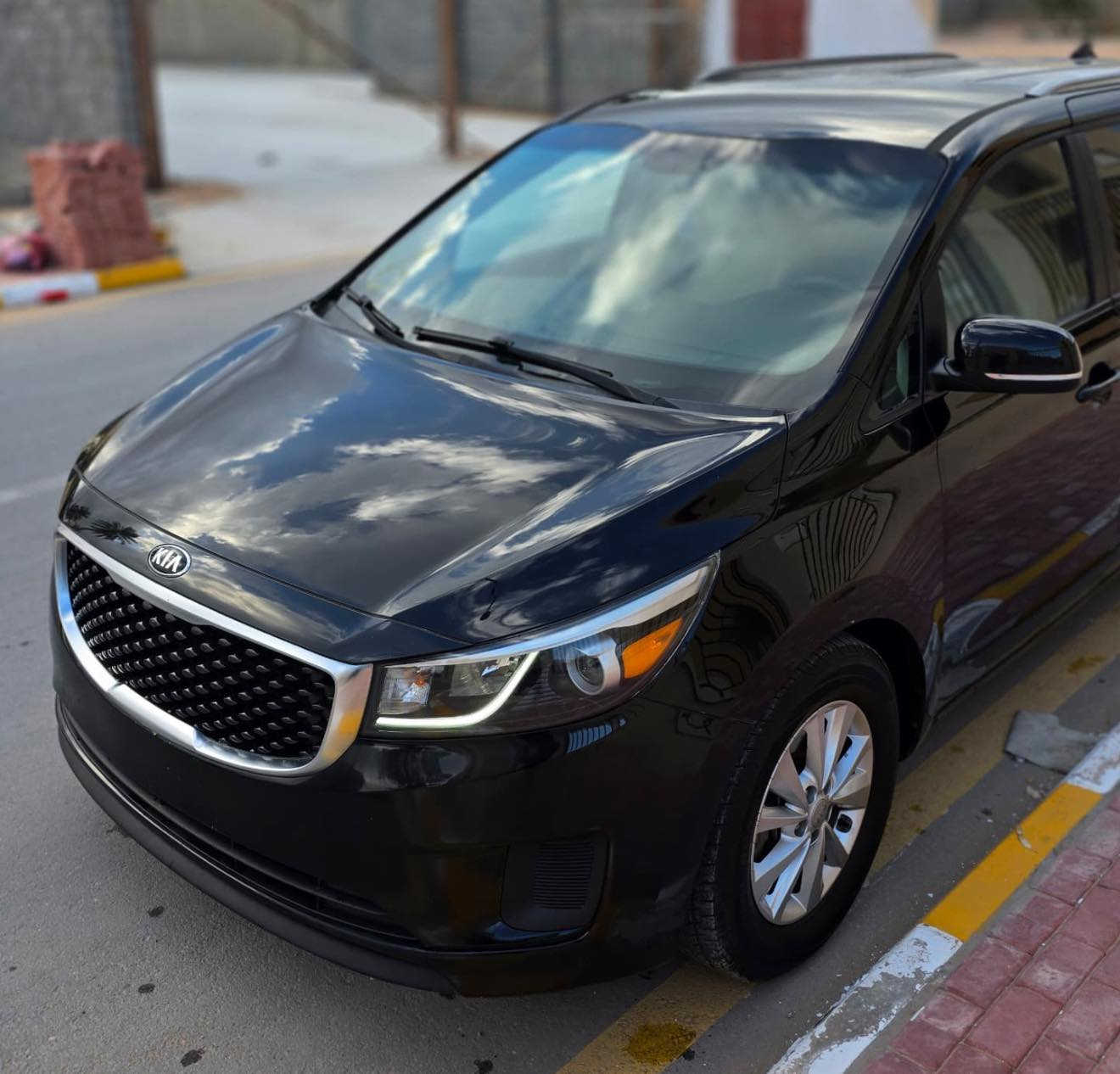 Kia Sedona 2017 🔥
سيارة لا قوة إلا بالله قمة في النظافة والحالة 👌
استيراد أمريكا 🇺🇸 وجاية سليمة بالكامل بدون أي حوادث أو أضرار.
🚗 سيارة عائلية فخمة ومريحة جدًا للسفر والخطوط
🏠 بحالة الدار استعمال نظيف جدًا
🔑 زوز مفاتيح أصلية
✨ المميزات والمواصفات:
🚪 بيبان جانبية كهربائية بالكامل
💡 مصابيح أمامية وخلفية LED إنارة قوية ومظهر عصري
❄️ مكيف قوي جدًا وتبريد ممتاز مع تحكم كامل في المكيف
🎥 كاميرا خلفية تساعد في الوقوف بسهولة
🎶 نظام صوتي ممتاز ونقي
🪑 مقاعد مريحة جدًا وواسعة للعائلة
📦 مساحة كبيرة جدًا للعائلة والسفر
🛞 ديسكو وعجلات ممتازة بحالة ممتازة
⚙️ سيارة عملية واقتصادية ومناسبة للمدينة والخطوط
💎 سيارة لا قوة إلا بالله نظيفة جدًا جدًا
💎 جاهزة للاستعمال مباشرة بدون أي مصاريف
💎 سيارة عائلية مريحة وفخمة بكل معنى الكلمة
📞 للاستفسار الاتصال على الرقم:
0916503761


**إذا كنت صاحب هذا الإعلان وتريد حذفه لأي سبب، رجاءا أرسل رسالة إلى الدعم الفني**