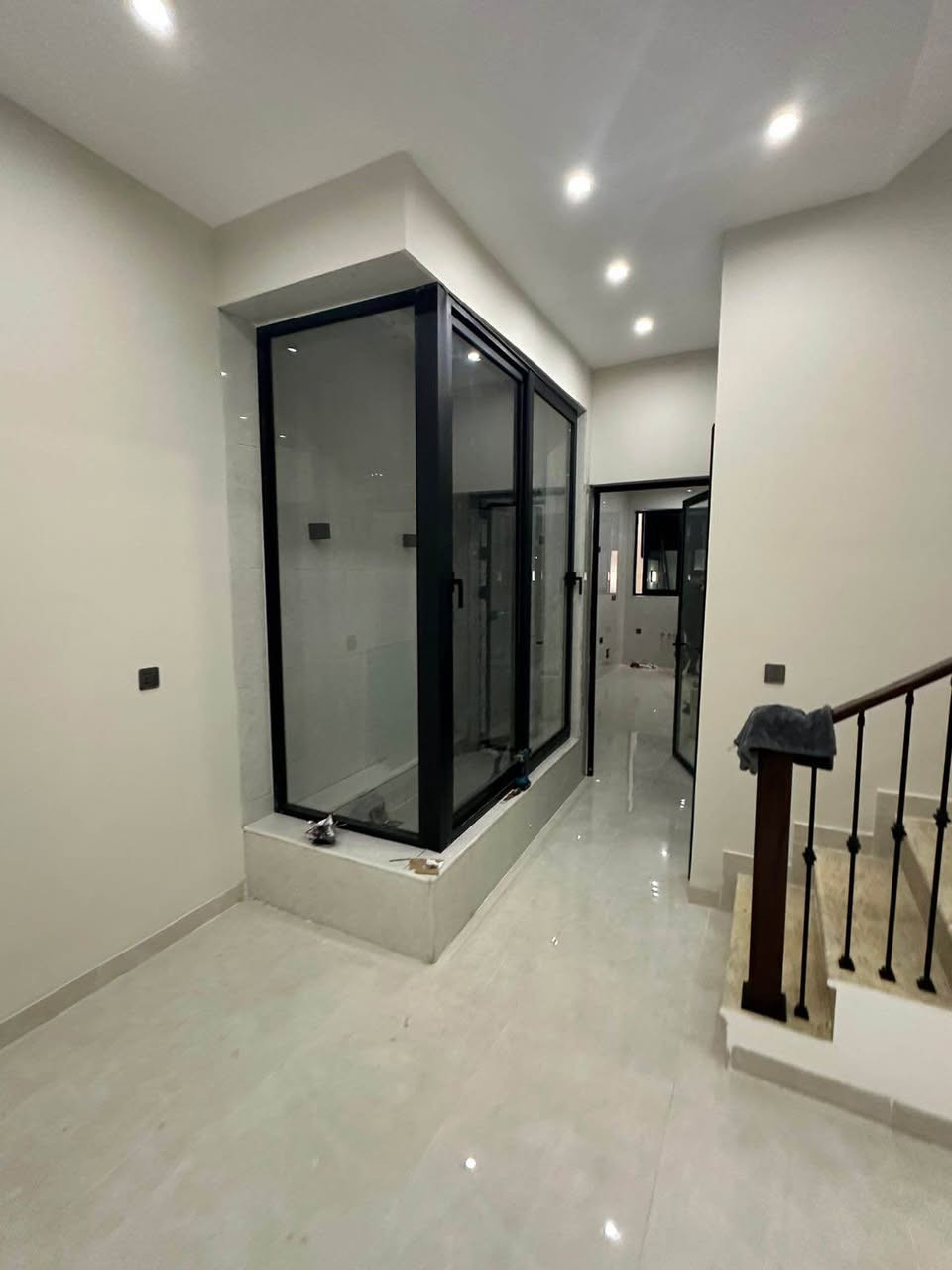 ابو هاجر لكافه اعمال الالمنيوم شغل درجه اولى وبي ضمان للأستفسار راسل او اتصل *********** بغداد, العراق
