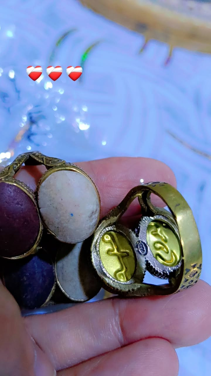 ثلاث خواتم من الهبهاب والعطف انطي سعر لأعلى سعر ابيع شلع


**إذا كنت صاحب هذا الإعلان وتريد حذفه لأي سبب، رجاءا أرسل رسالة إلى الدعم الفني**