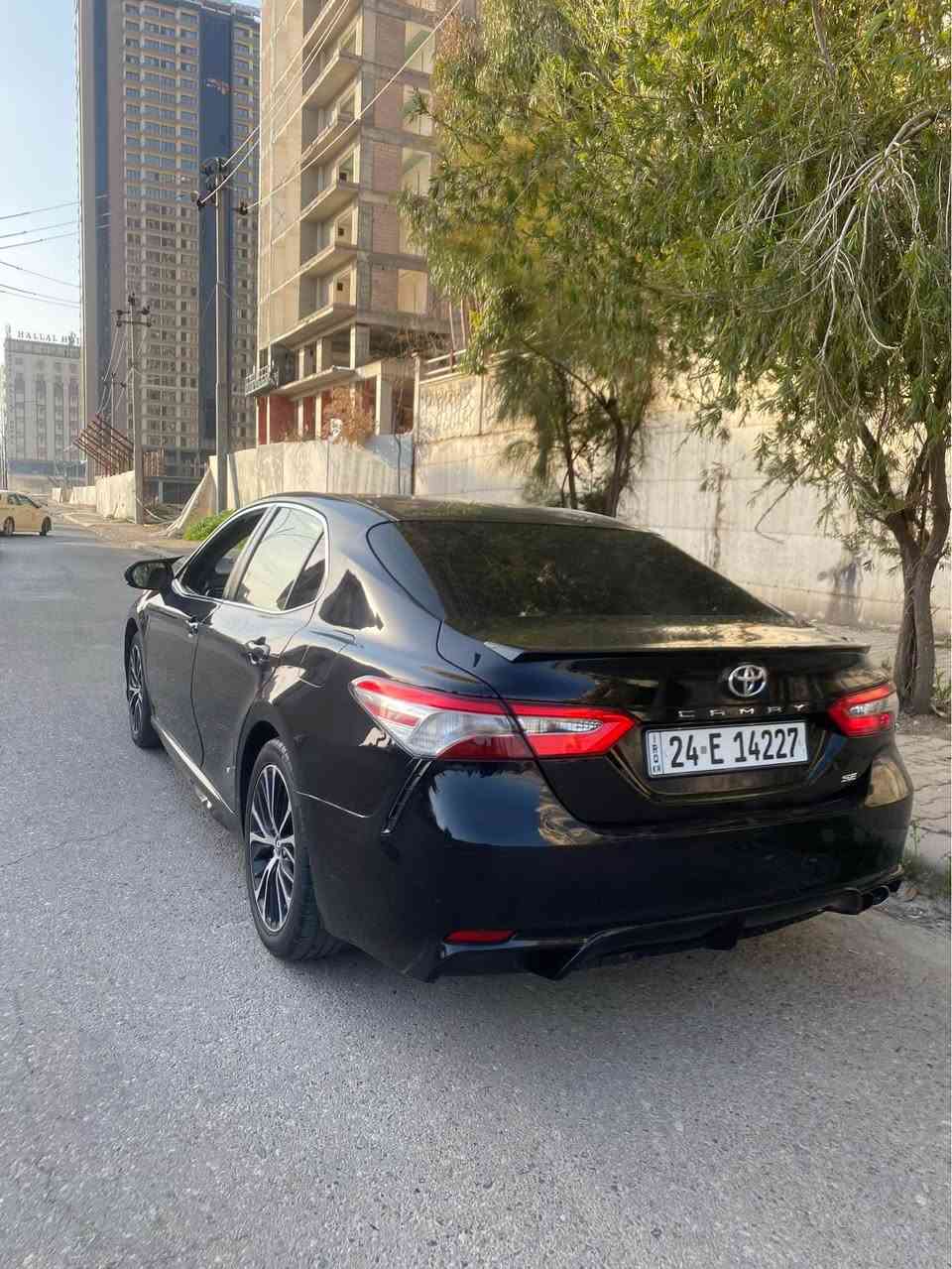 تويوتا كامري ٢٠١٨ سبورت se كشنات جلد شفتات استيرن رقم وسنويه وهزة جديد ماشيه ٩٠ ميل بيها نص بوند صبغ بدون دواخل   ***********.   *********** دهوك, العراق
