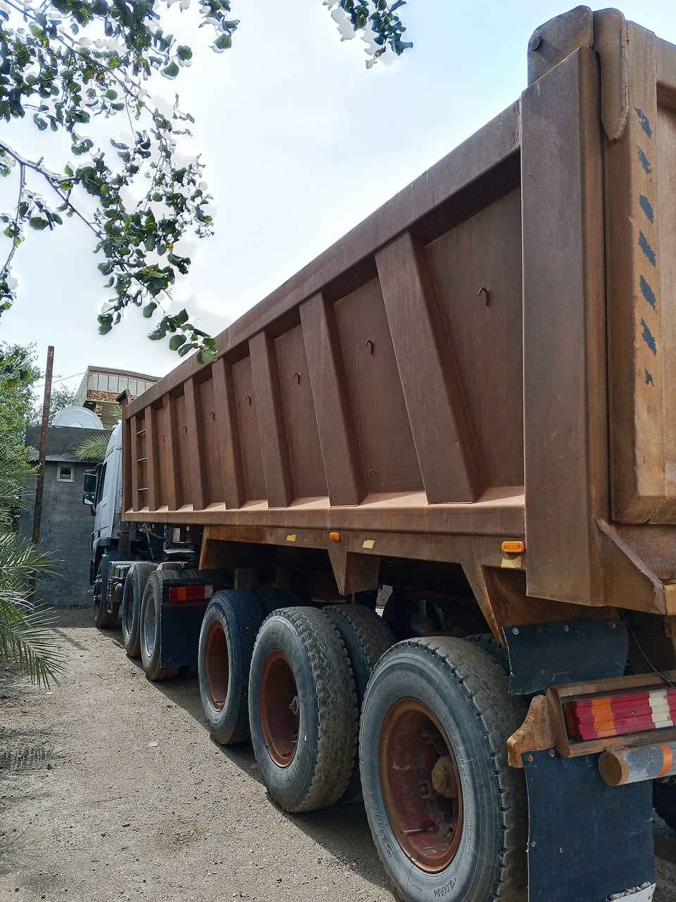 سلام عليكم للبيع عربانه حداديه 32 متر ونص دناكير 16براد مكفوله  تفاصيل اكثر ع ***********
