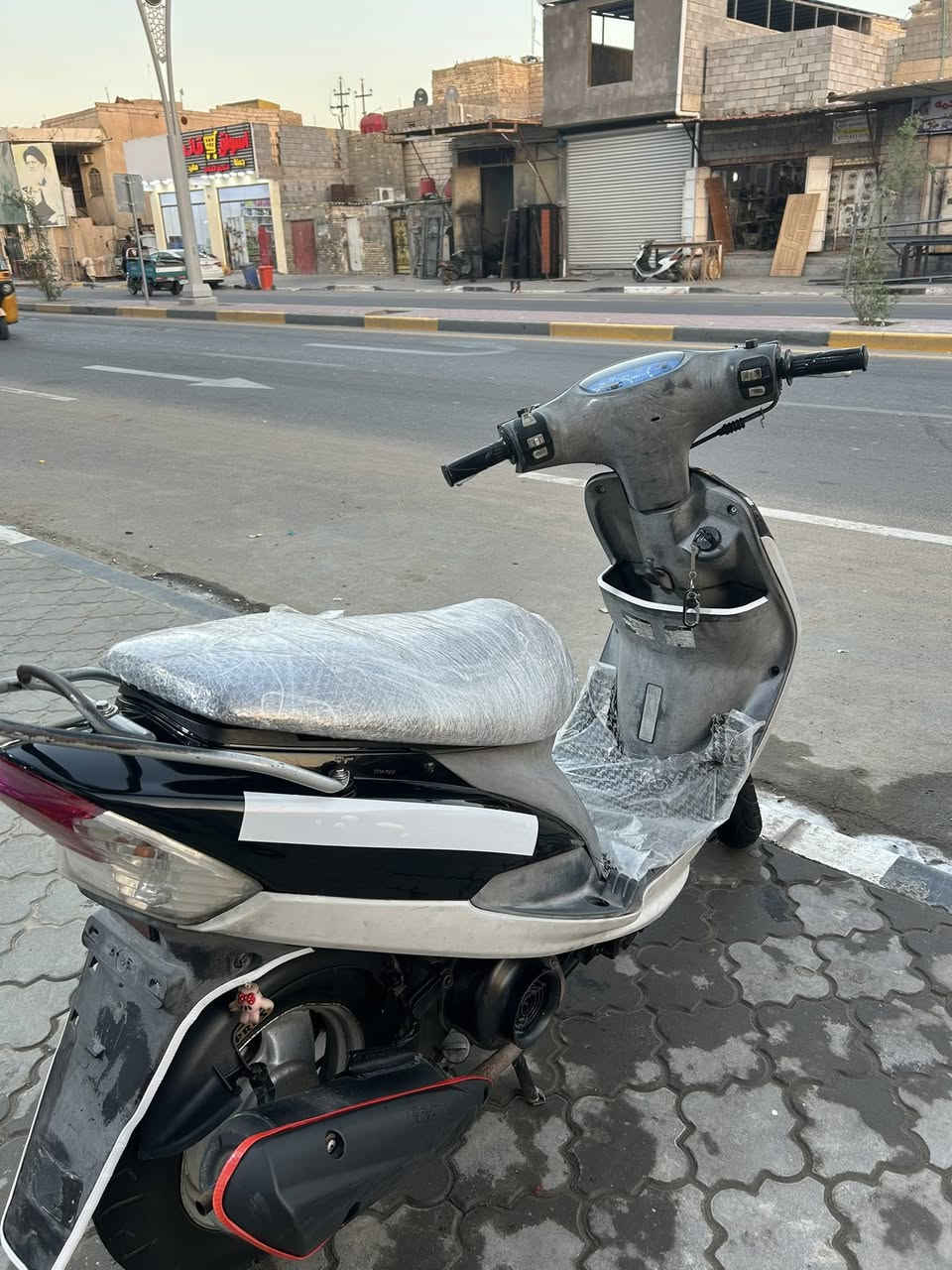 سلام عليكم دراجه ماكس قجمه دراجه حلوه ونضيفه ماناقصه ايشي مامفتوحه كفراته بلاديه موجوده عنواني بصره حيانيه شارع سيد تواصل هنا ***********
