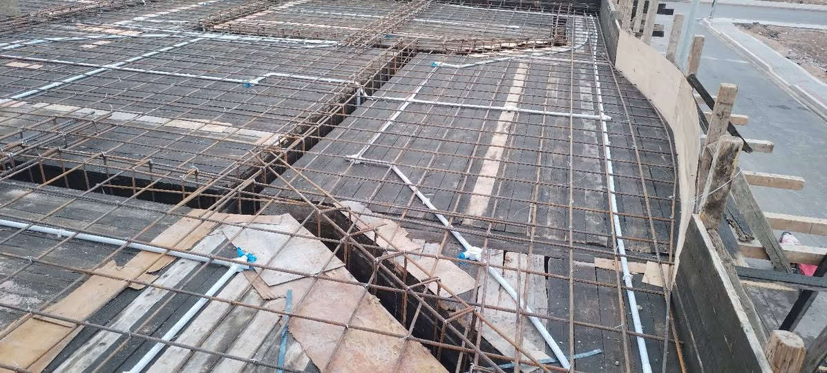 بيت للبيع 150 متر طابو صرف بلشركيه 3 فول  كونكريت مسلح جديد سنه البناء ٢٥ غرفتين عايز تشطيب ارضيه وبياض السعر 90 مليون مع المجال مامطلوب مامطلوب   الاتصال على الرقم *********** ابوالبيت لو واتساب
