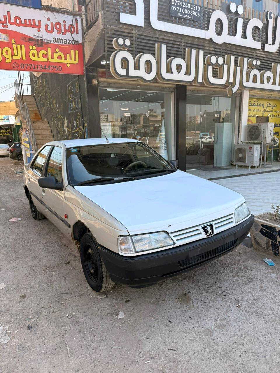 السلام عليكم للبيع بيجو روى موديل 2009 سيارة جاهزة بيهة طخة بلجاملغ الخلفي الي ورة السائق فقط الباقي كلة بلاد تبريد ثلج صدر امامي خلفي تايرات سيارة خير من الله رقم كربلاء تحويل ثاني يوم  مكاني بغداد بسماية سعرها 29 وبيهة مجال رقمي ***********