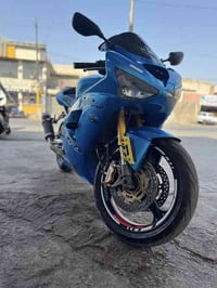 كاوسكي 636 2004 • زعفرانية • تايرات ميشلان