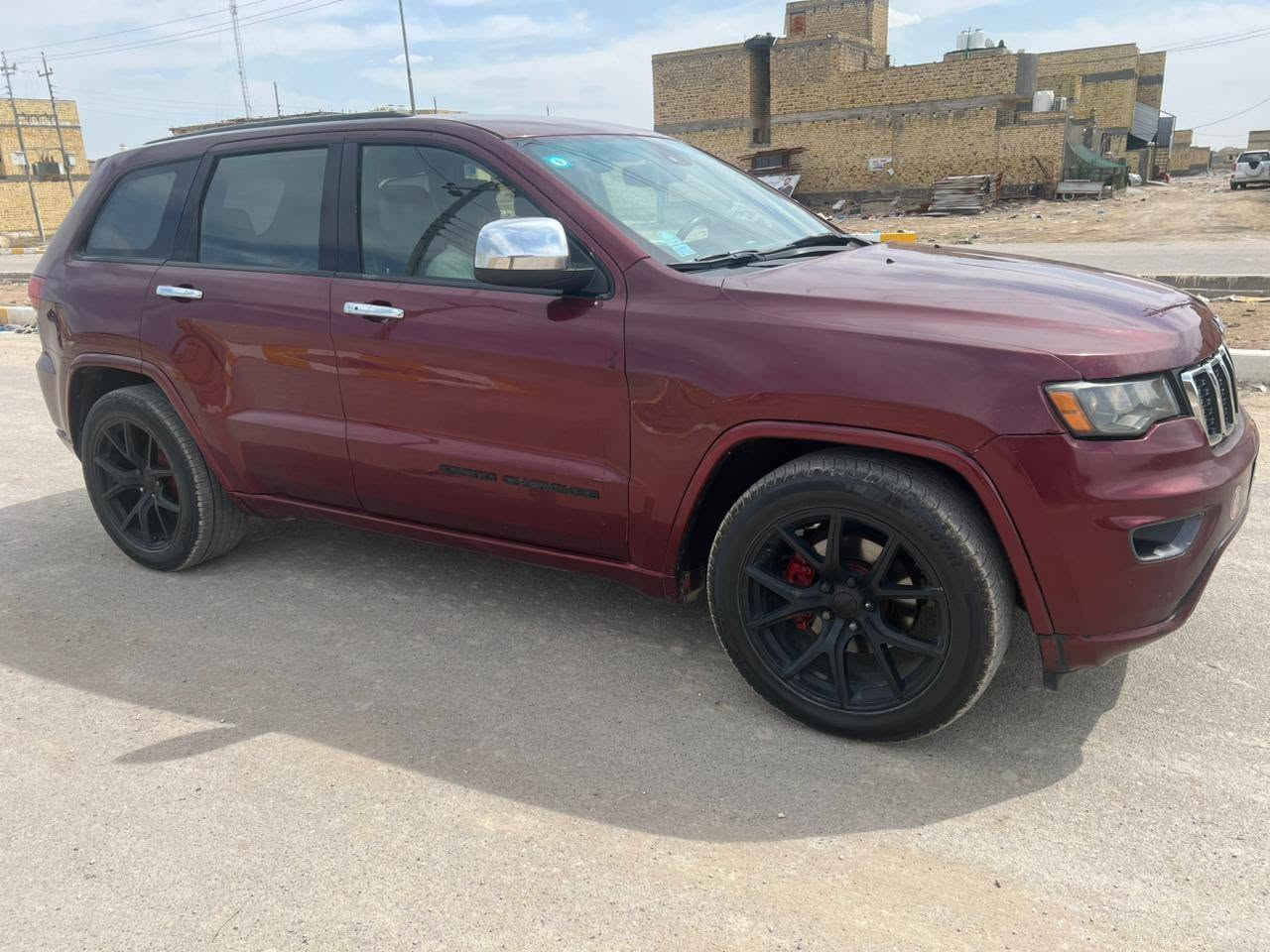 جيب لاريدو موديل 17 فول مواصفات عده الفتحه للبيع او مراوس بشارجر سعر 180  مكاني ناصريه مركز *********** بسمي السياره تحويل مباشر
