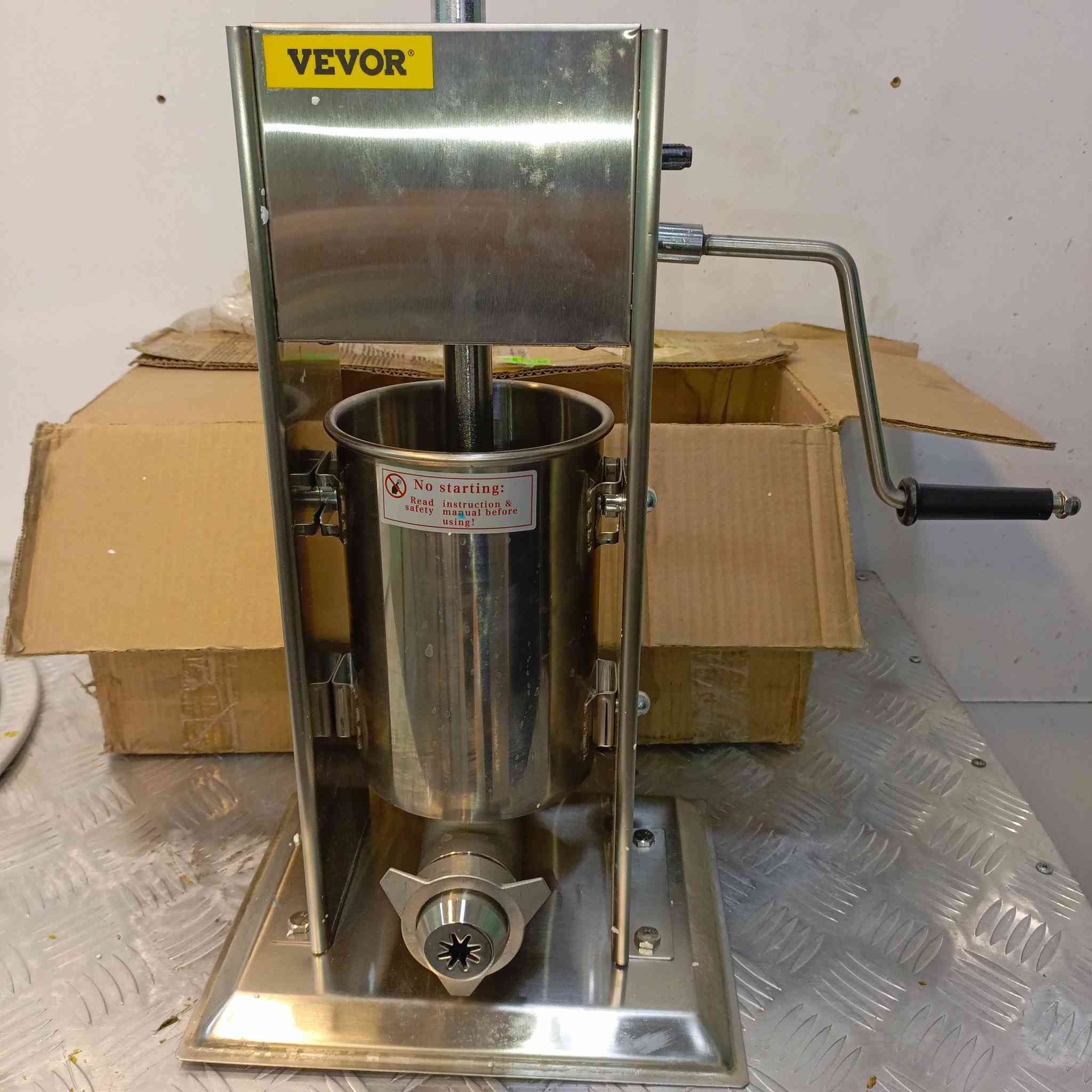 مكينة داطلي جديد بالكارتون مع ميز البيع ***********
