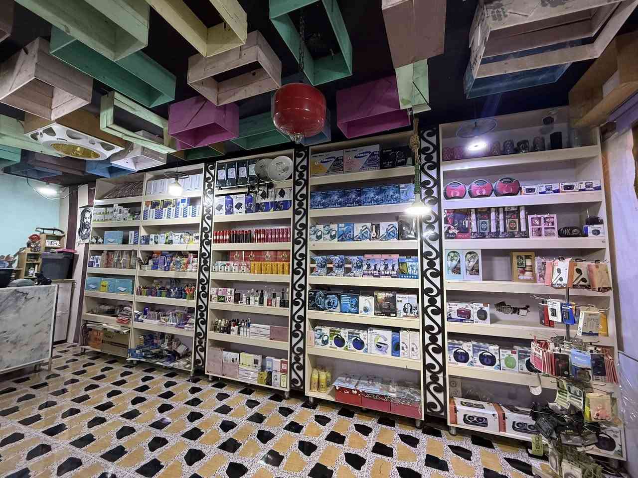 مكتبة للبيع    ***********
