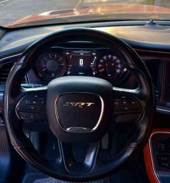 للبيع فقط .. 
جالنجر 2018 برتقالي بلادي 🍊
مواصفات SXT 
ماشية 75 فقط 
رقم بغداد بأسمي ( هزة ولوحات جدد ) 
محرك وكير مكفولات من الفتح ومن كلشي 
مبدل هايدروليك الكير موبار اصلي 
صبغ 5 قطع ابيع حزام 
ضرر السيارة موجود بالصور 
السعر 131 وبي مجال ، مكاني المشتل
رقمي / *********** وبي واتساب
